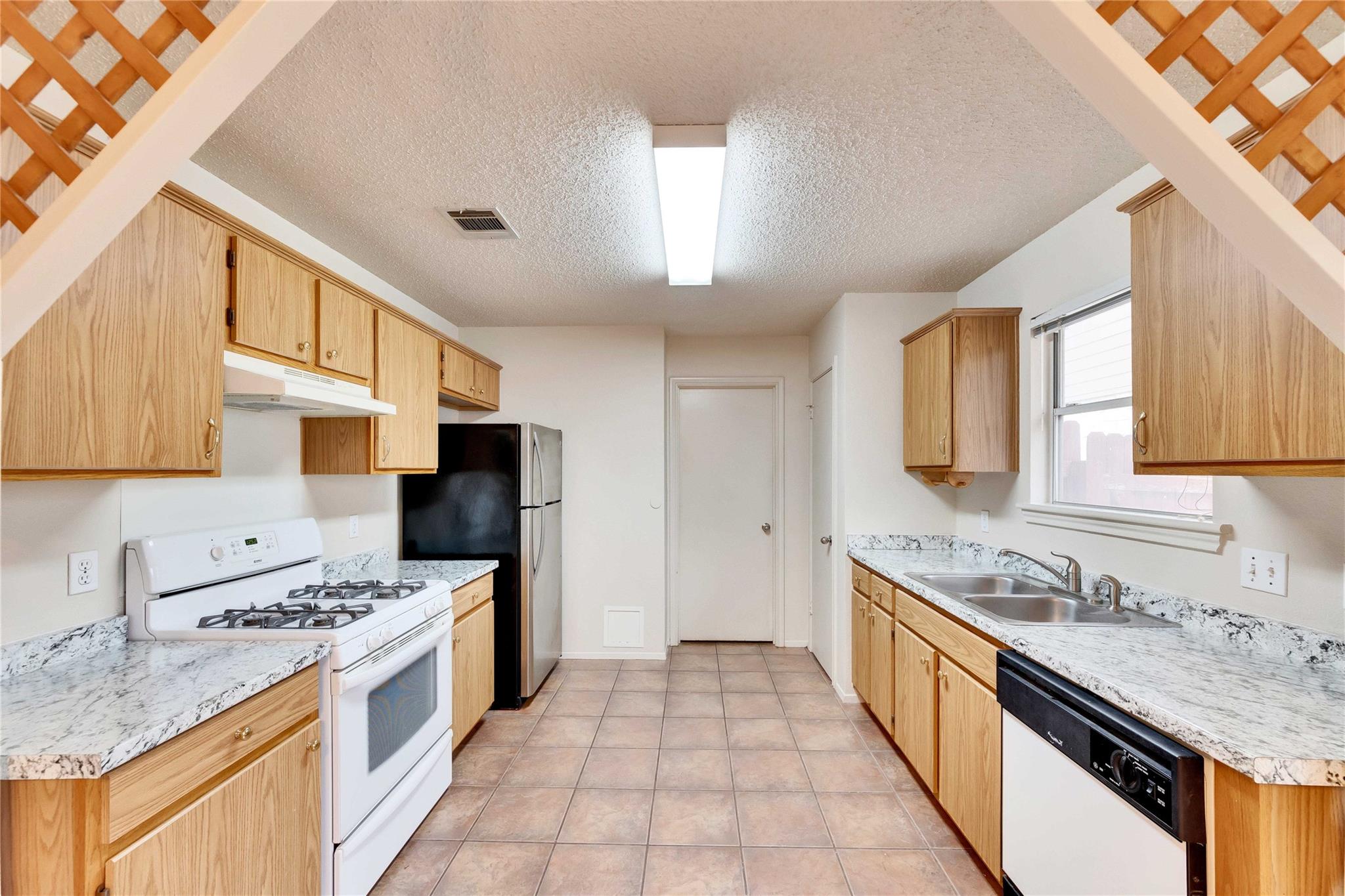 1625 Sylvia Ct, Round Rock, TX 78681