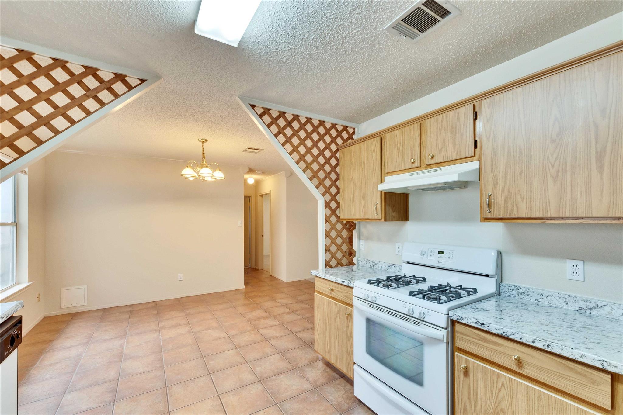 1625 Sylvia Ct, Round Rock, TX 78681