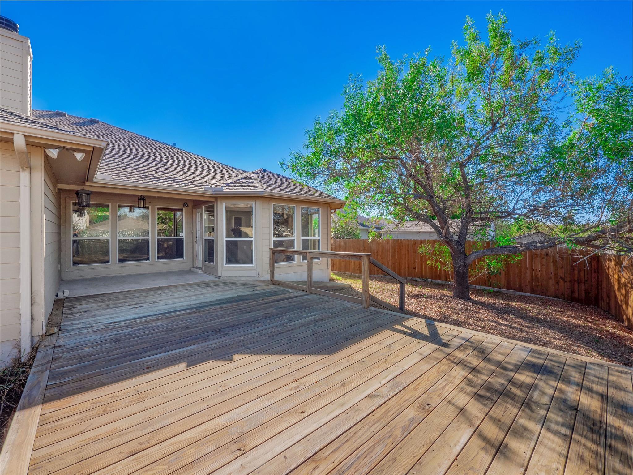 100 Antietam Trl, Elgin, TX 78621