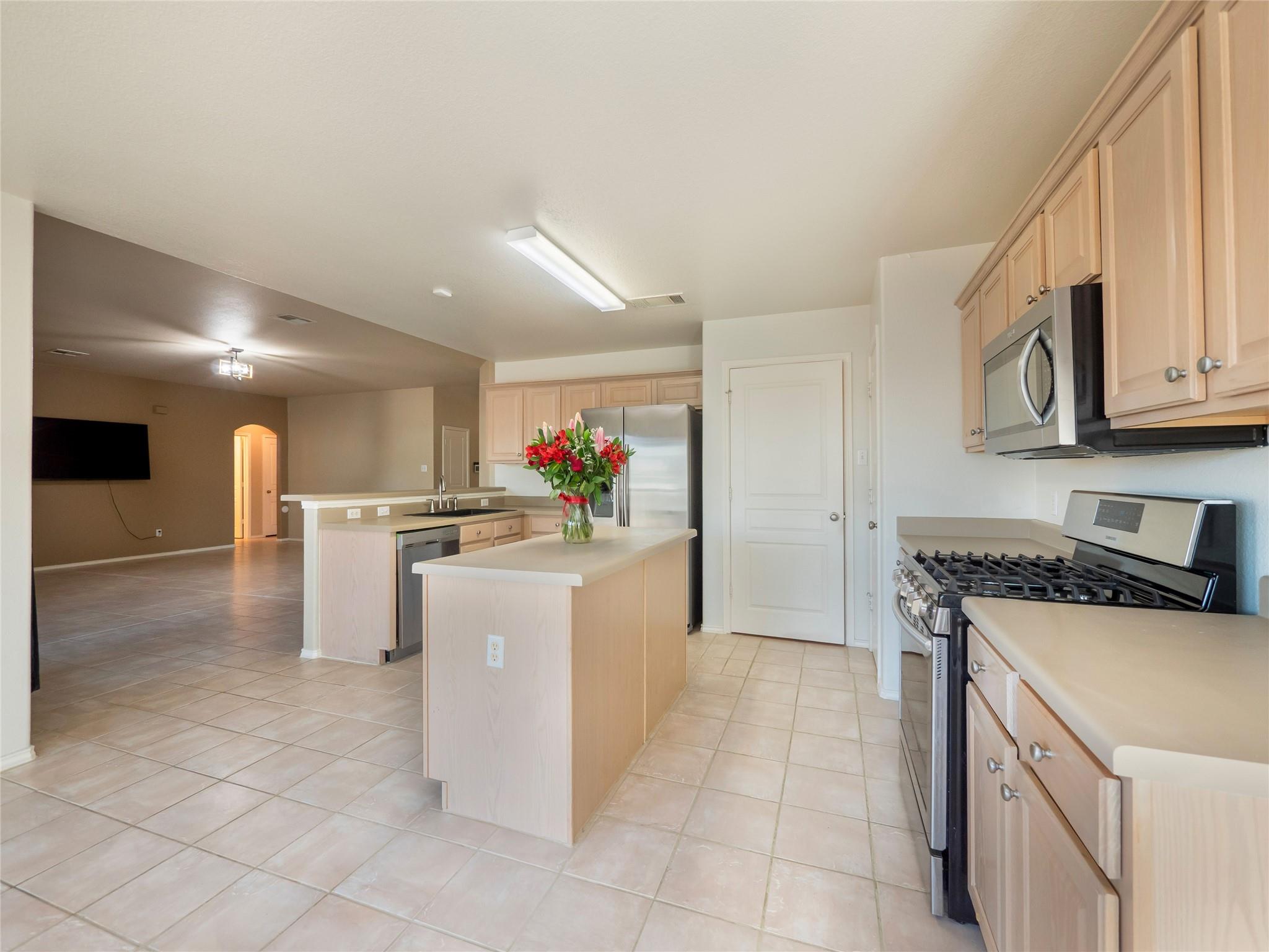 100 Antietam Trl, Elgin, TX 78621