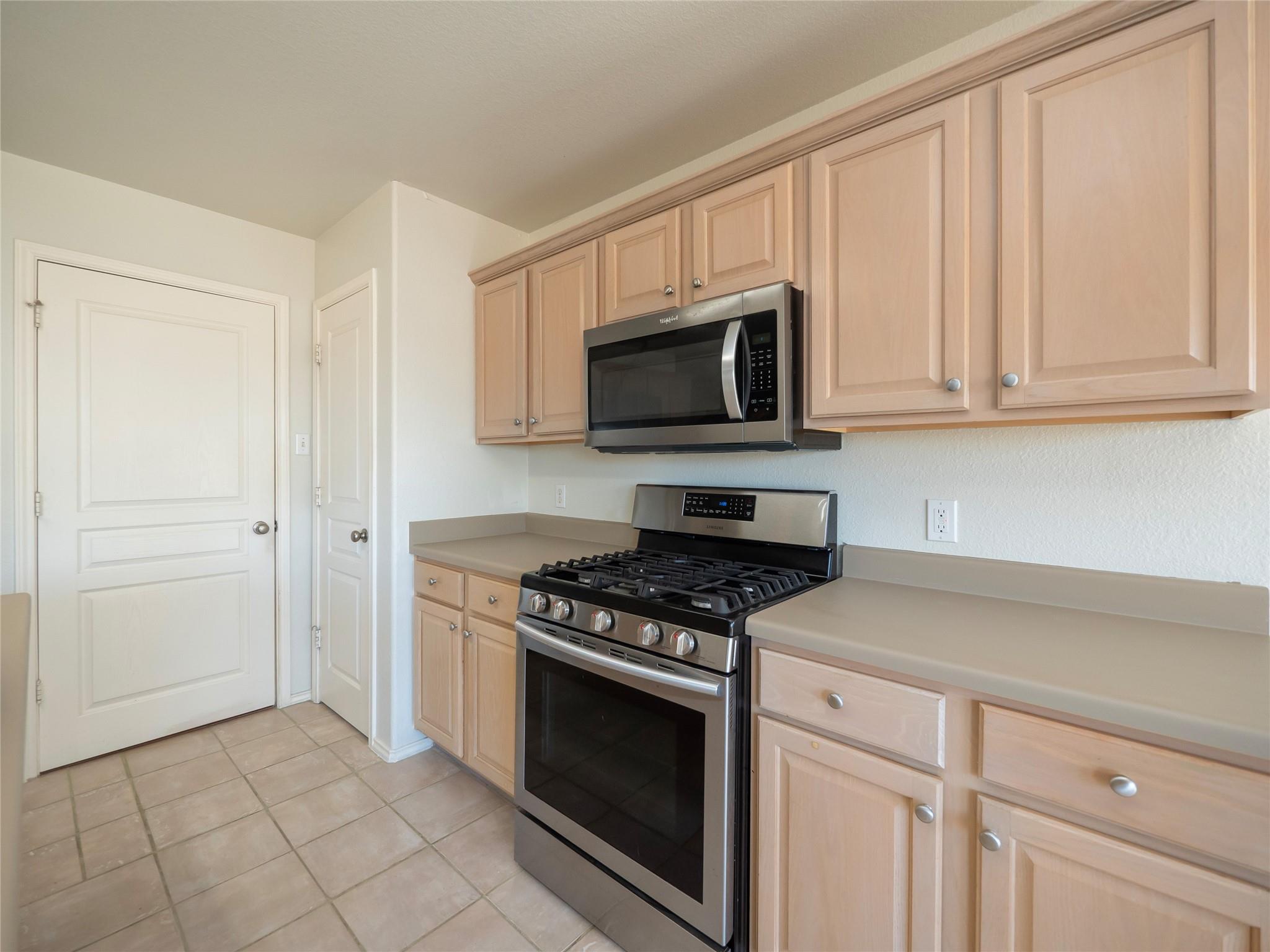 100 Antietam Trl, Elgin, TX 78621