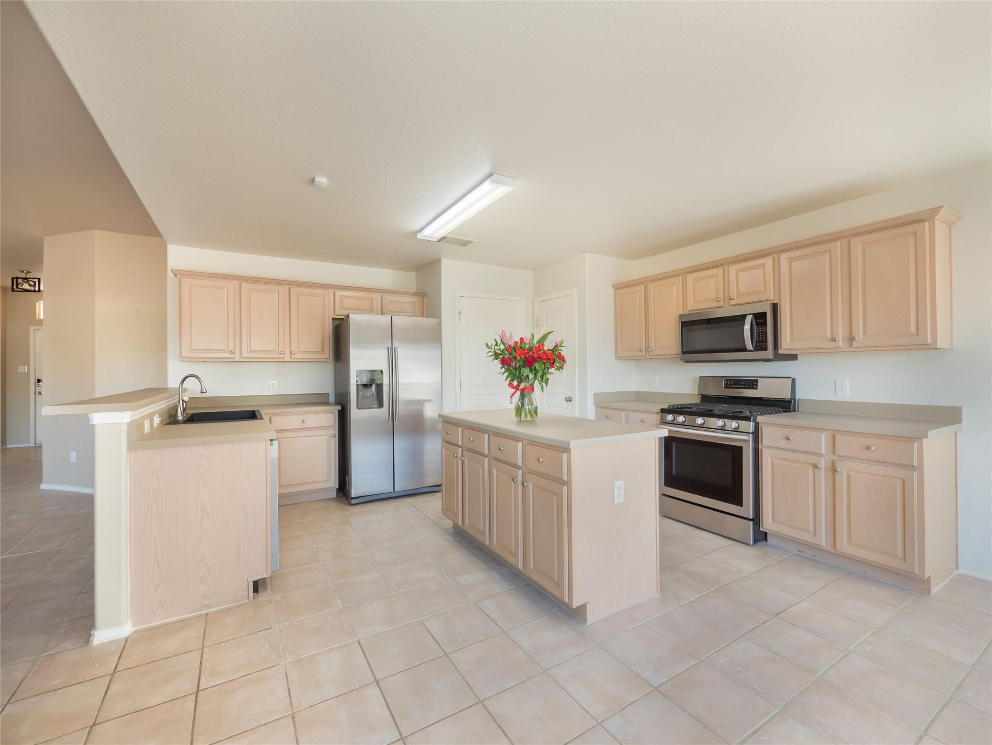 100 Antietam Trl, Elgin, TX 78621