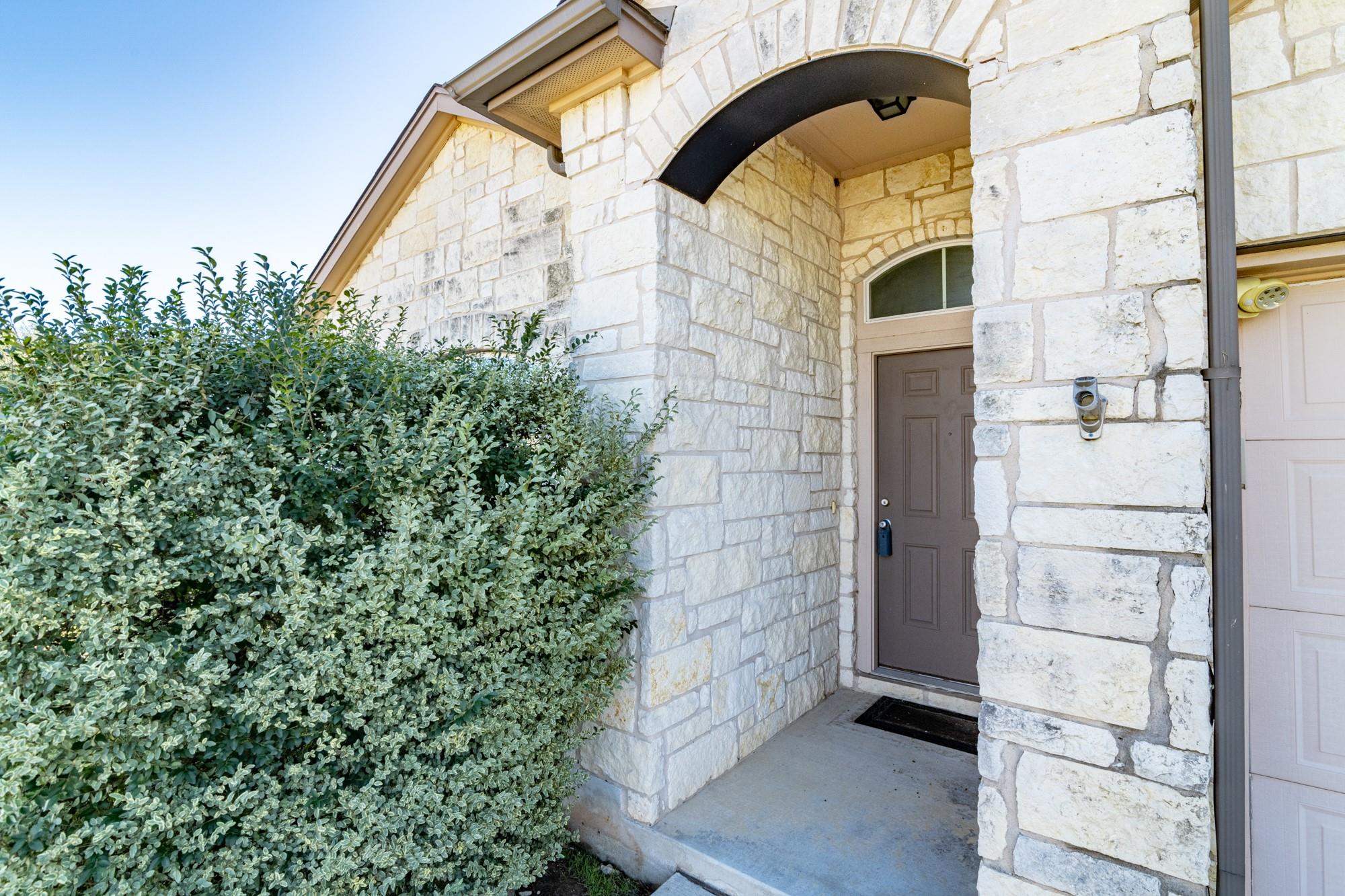 125 Voyager Cv, Kyle, TX 78640