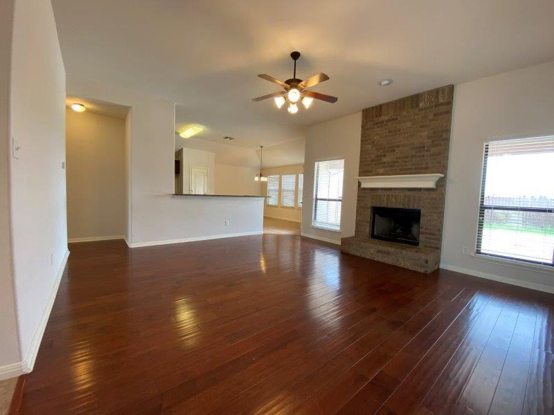 1527 Woodlands Dr, Kyle, TX 78640