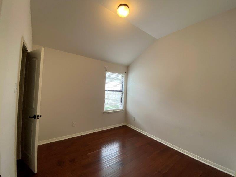 1527 Woodlands Dr, Kyle, TX 78640