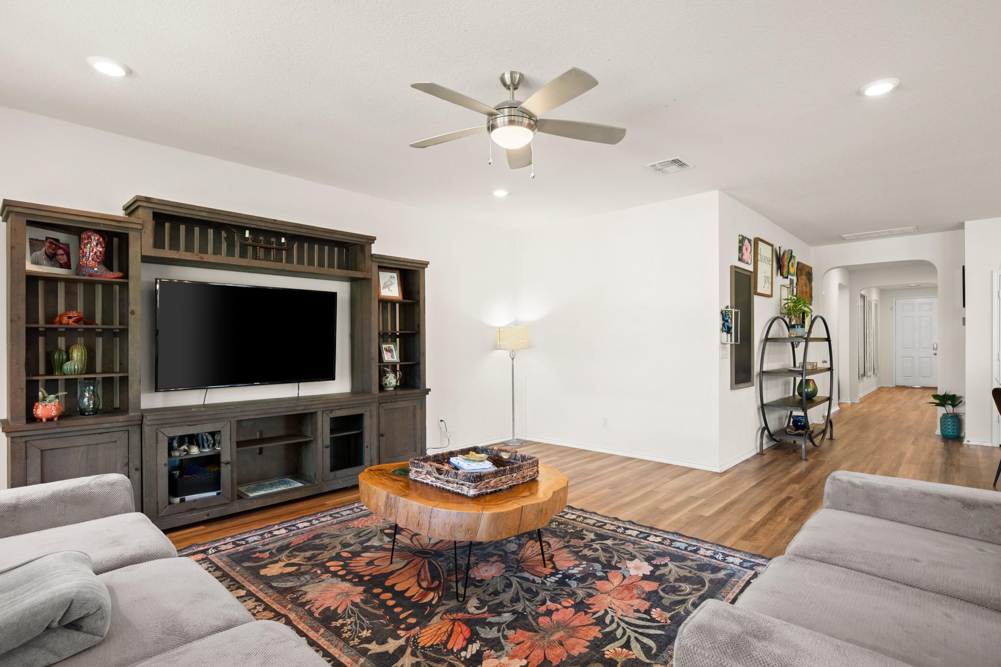 101 Kavanaugh St, Georgetown, TX 78628