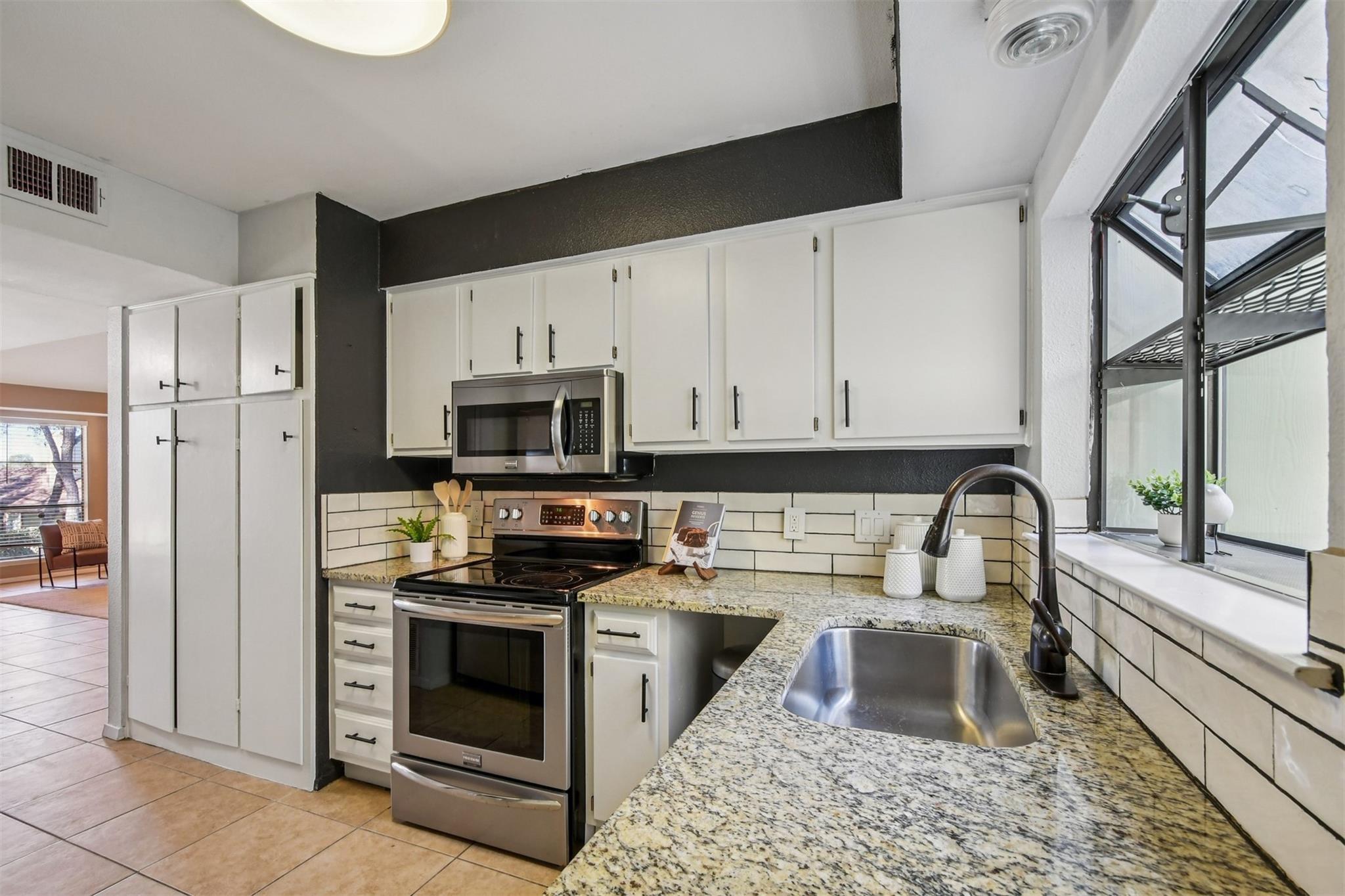 1706 Timber Ridge Dr, Austin, TX 78741