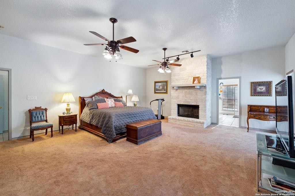 6170 County Road 332, Jourdanton, TX 78026