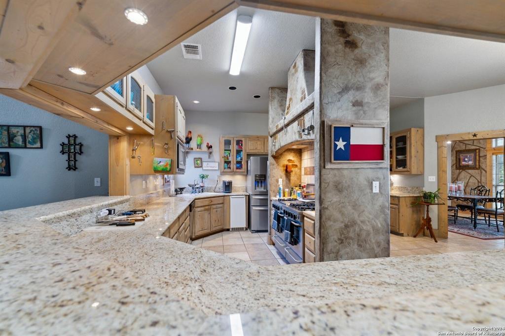 6170 County Road 332, Jourdanton, TX 78026