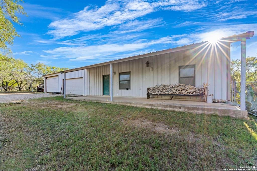 6170 County Road 332, Jourdanton, TX 78026