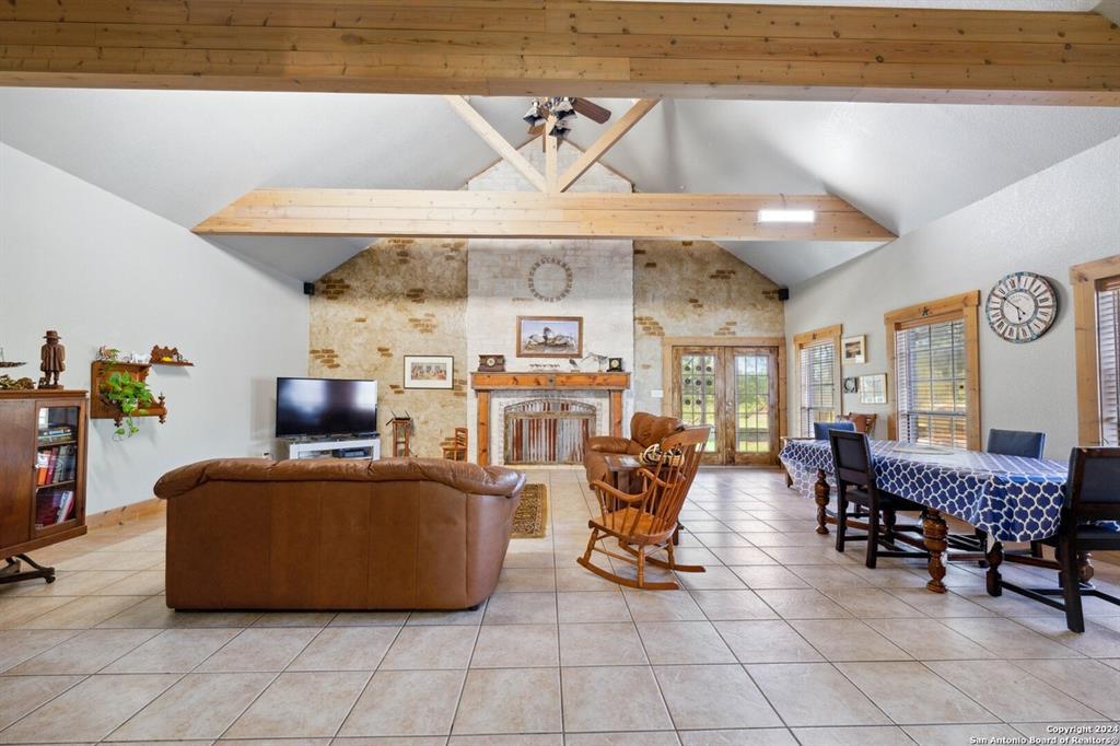 6170 County Road 332, Jourdanton, TX 78026