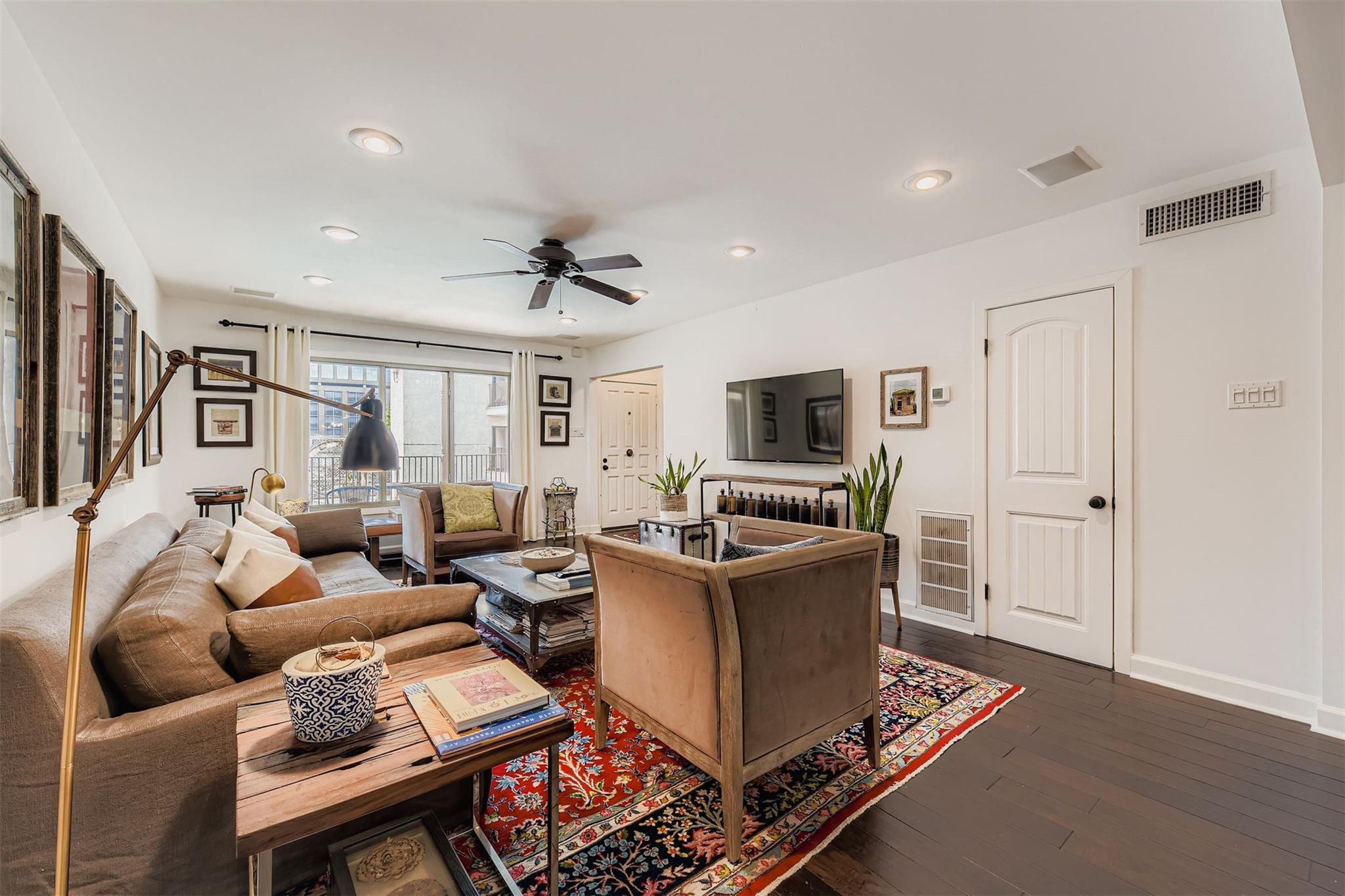 505 W 7th St # 210, Austin, TX 78701