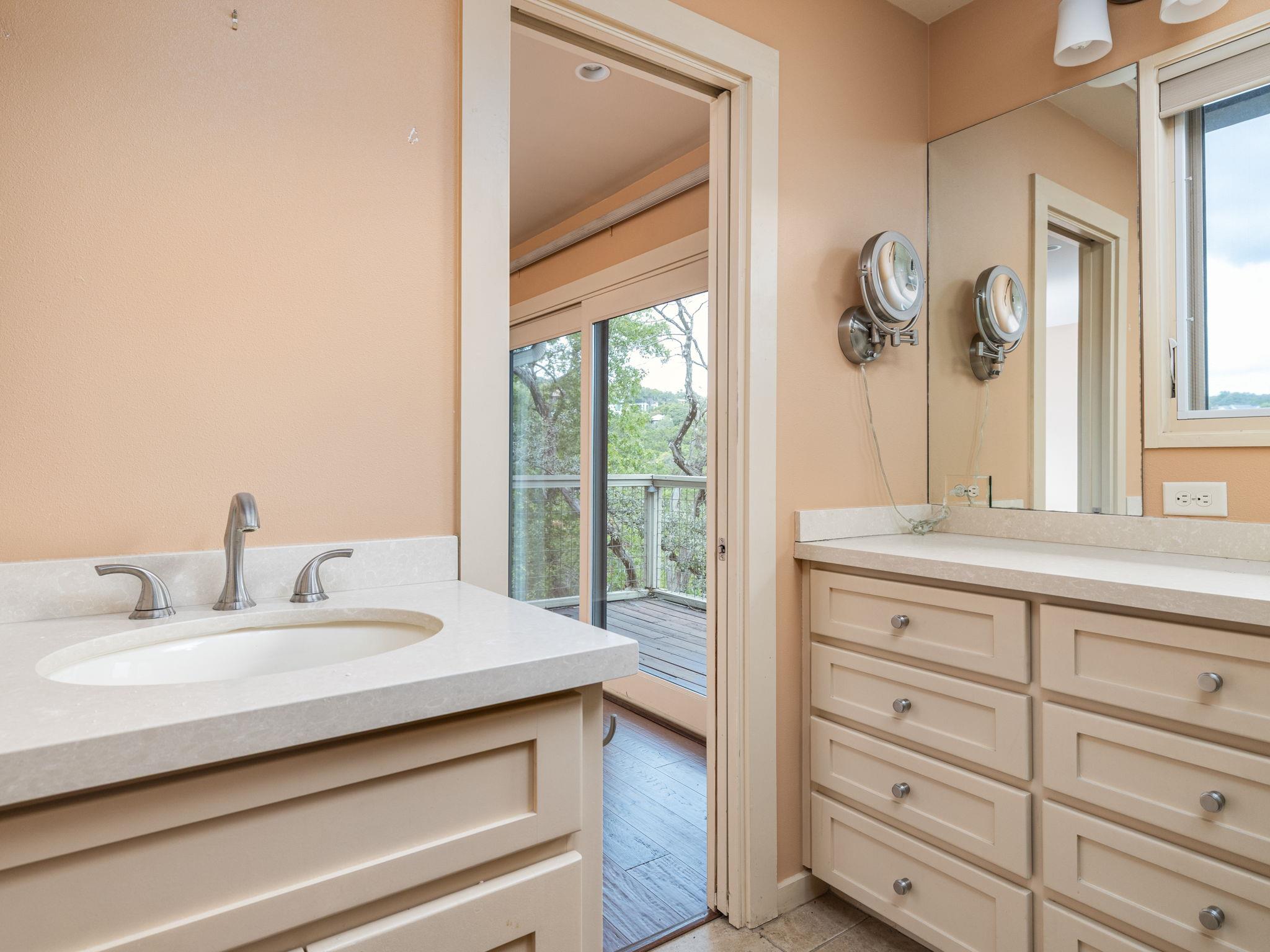 804 Canyon Creek Dr, West Lake Hills, TX 78746