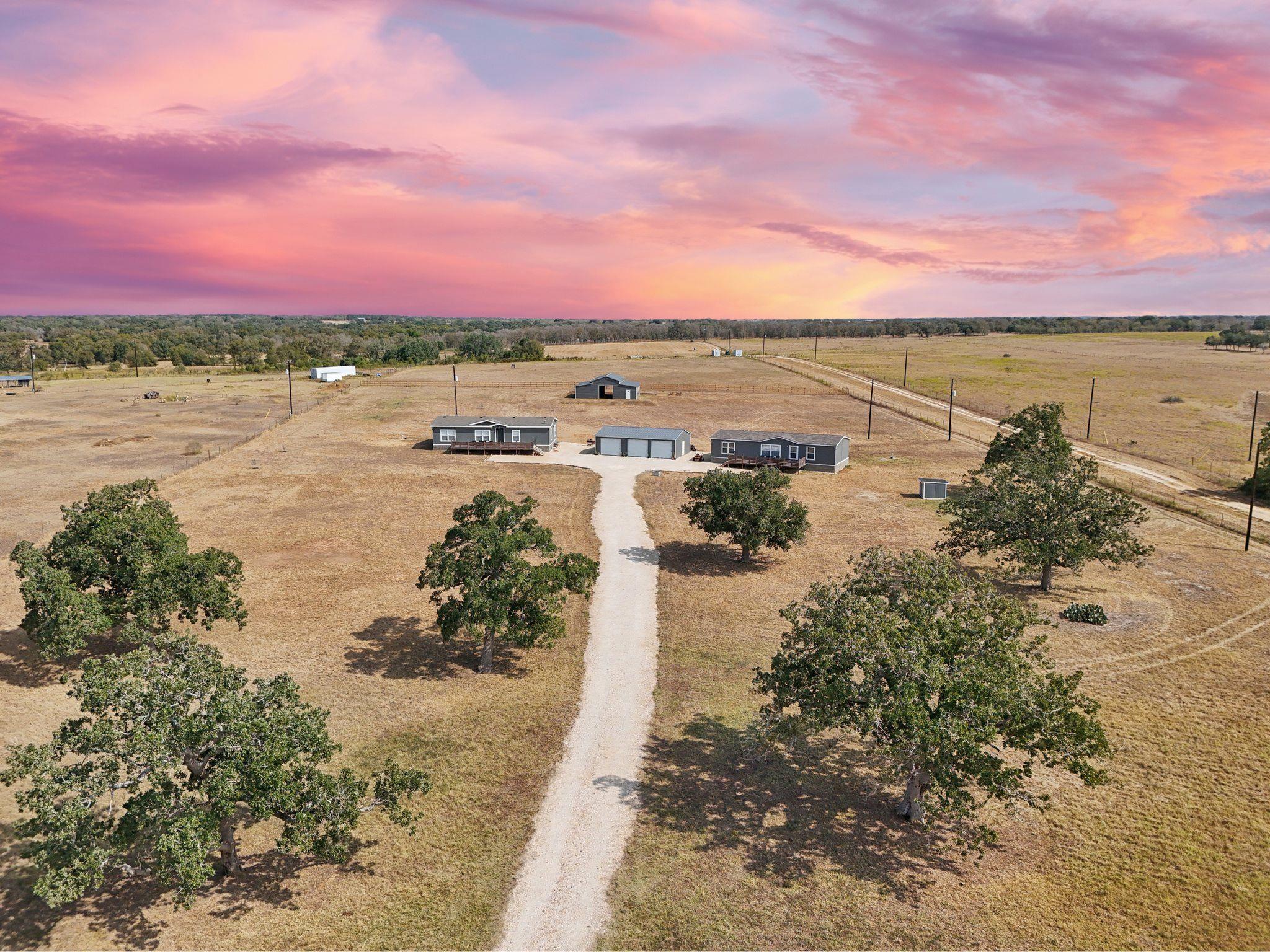 5897 Old Colony Line Rd, Lockhart, TX 78644