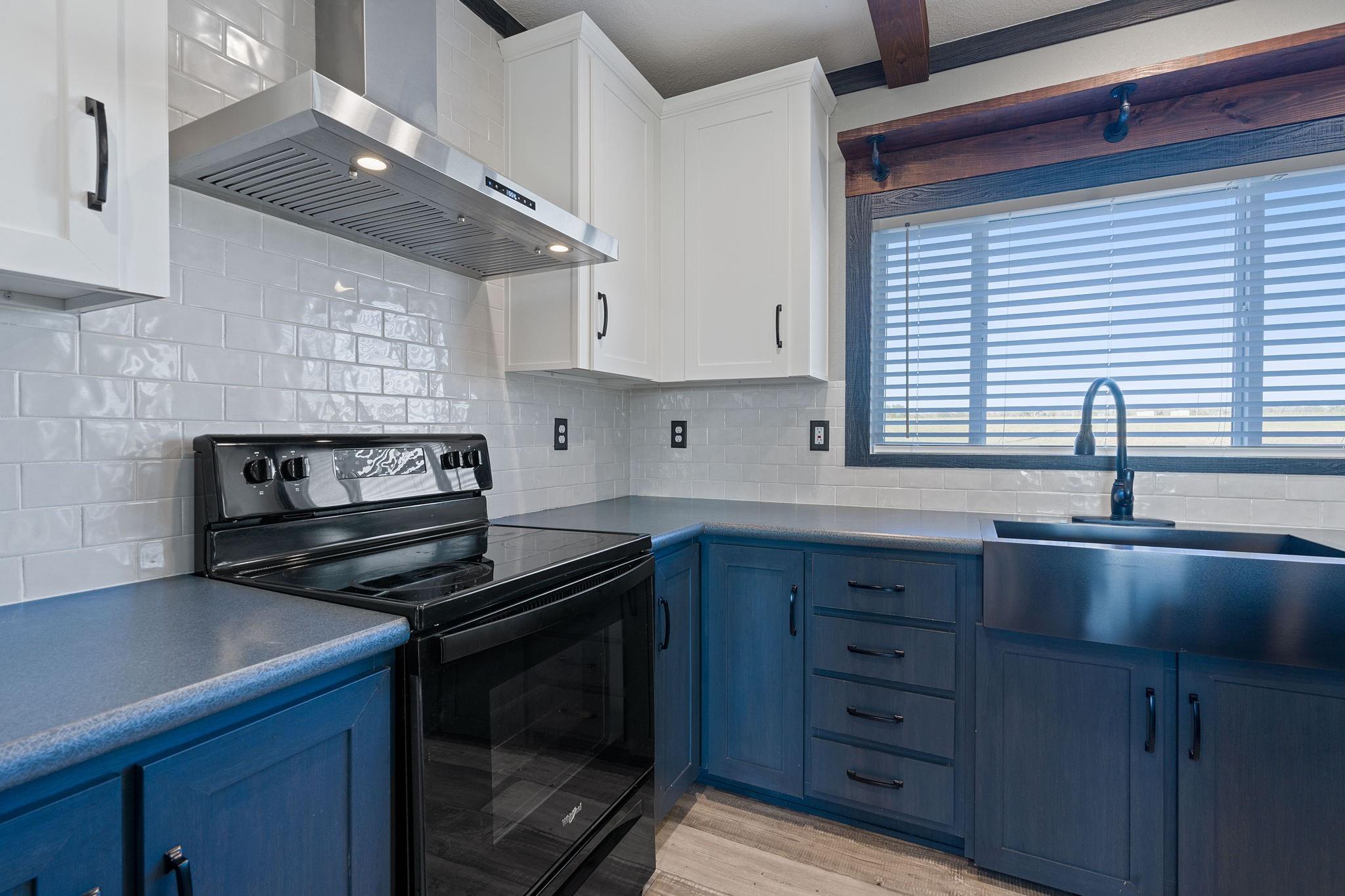 5897 Old Colony Line Rd, Lockhart, TX 78644