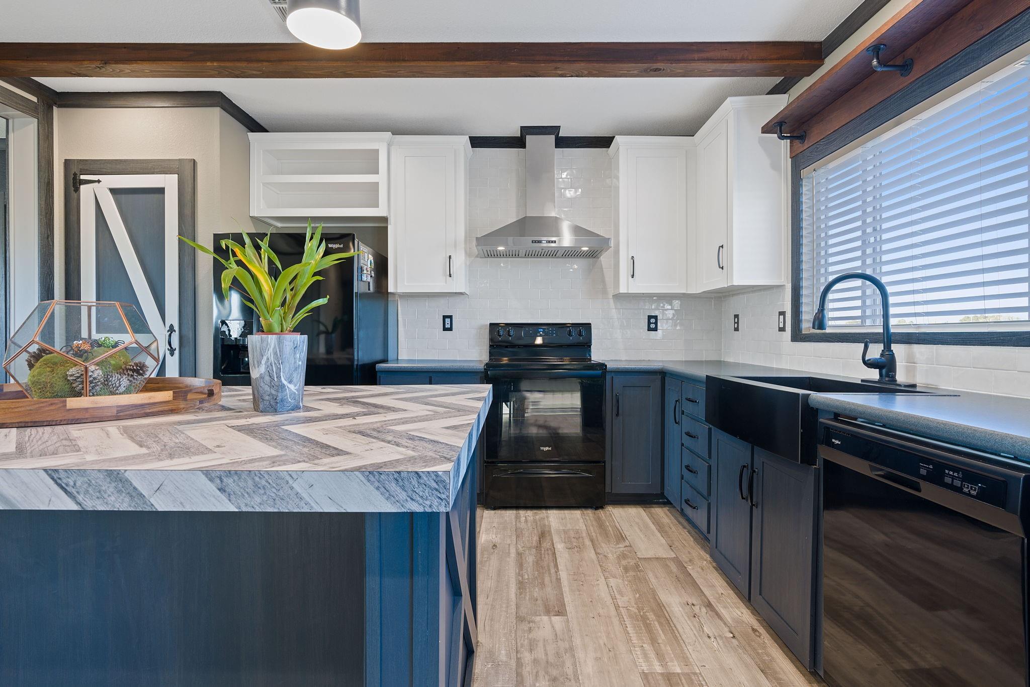 5897 Old Colony Line Rd, Lockhart, TX 78644