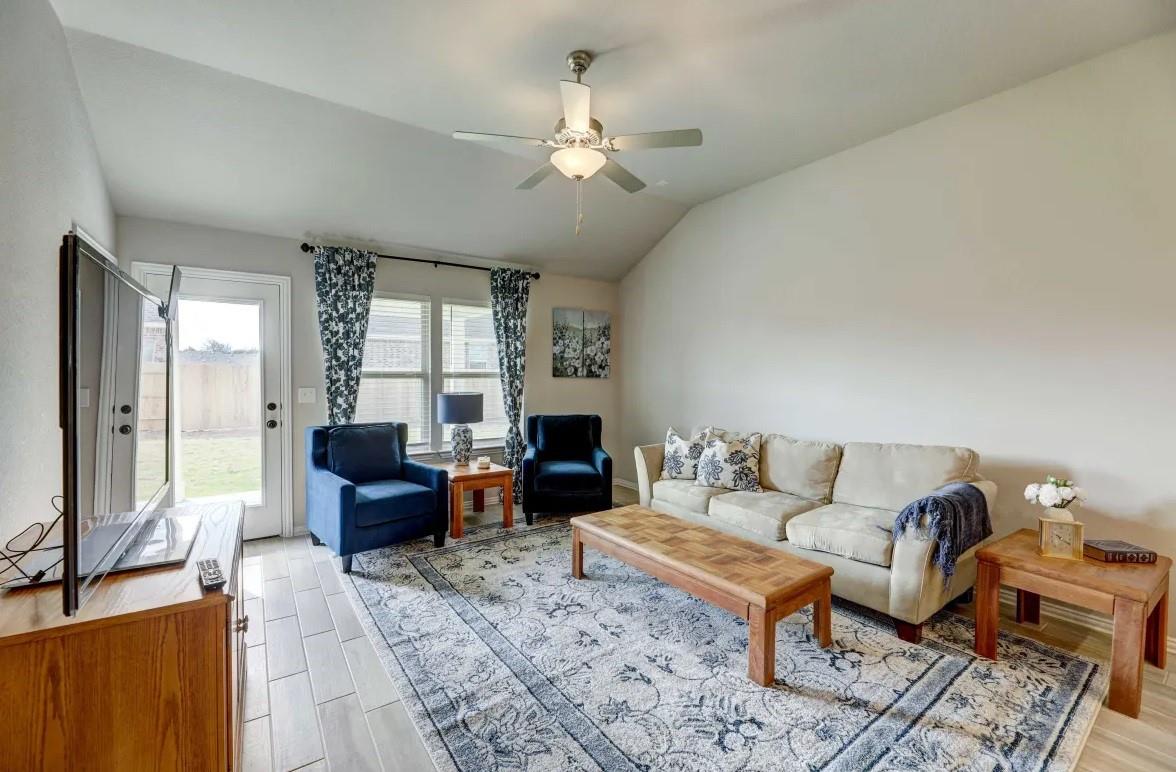 159 Periwinkle Ln, Bastrop, TX 78602