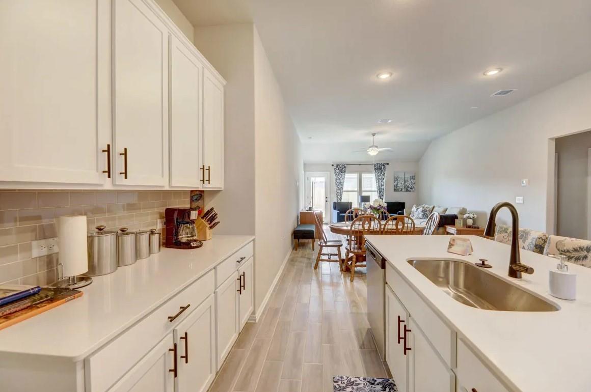 159 Periwinkle Ln, Bastrop, TX 78602