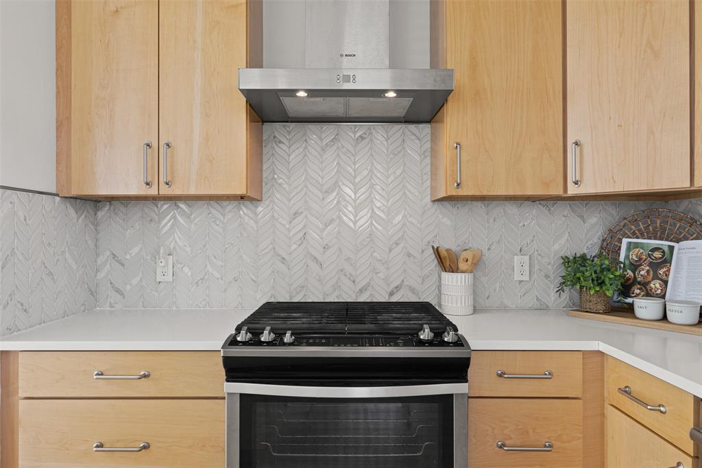 1716 Adina St, Austin, TX 78721