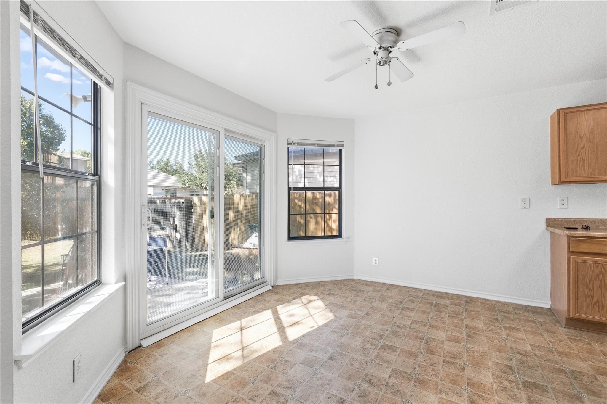 216 Capistrano Dr, San Marcos, TX 78666