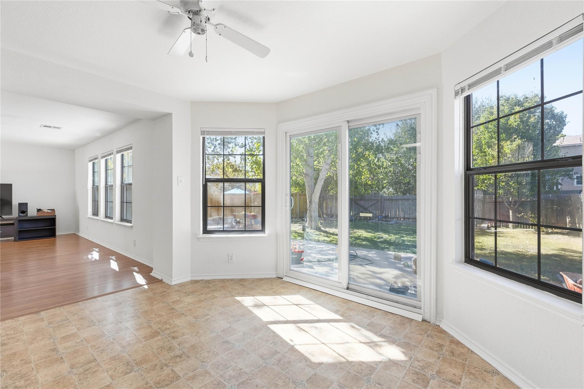 216 Capistrano Dr, San Marcos, TX 78666