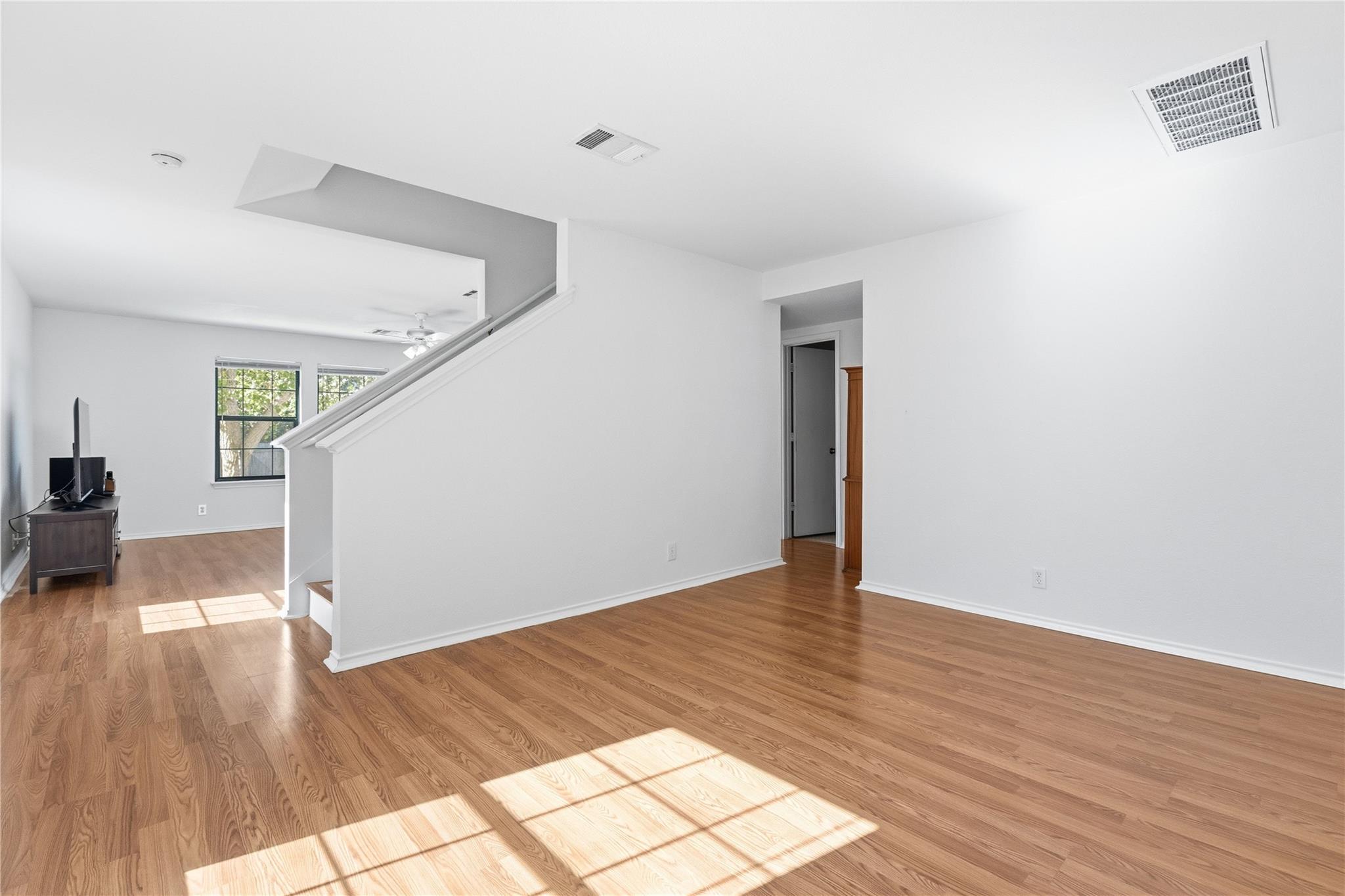 216 Capistrano Dr, San Marcos, TX 78666