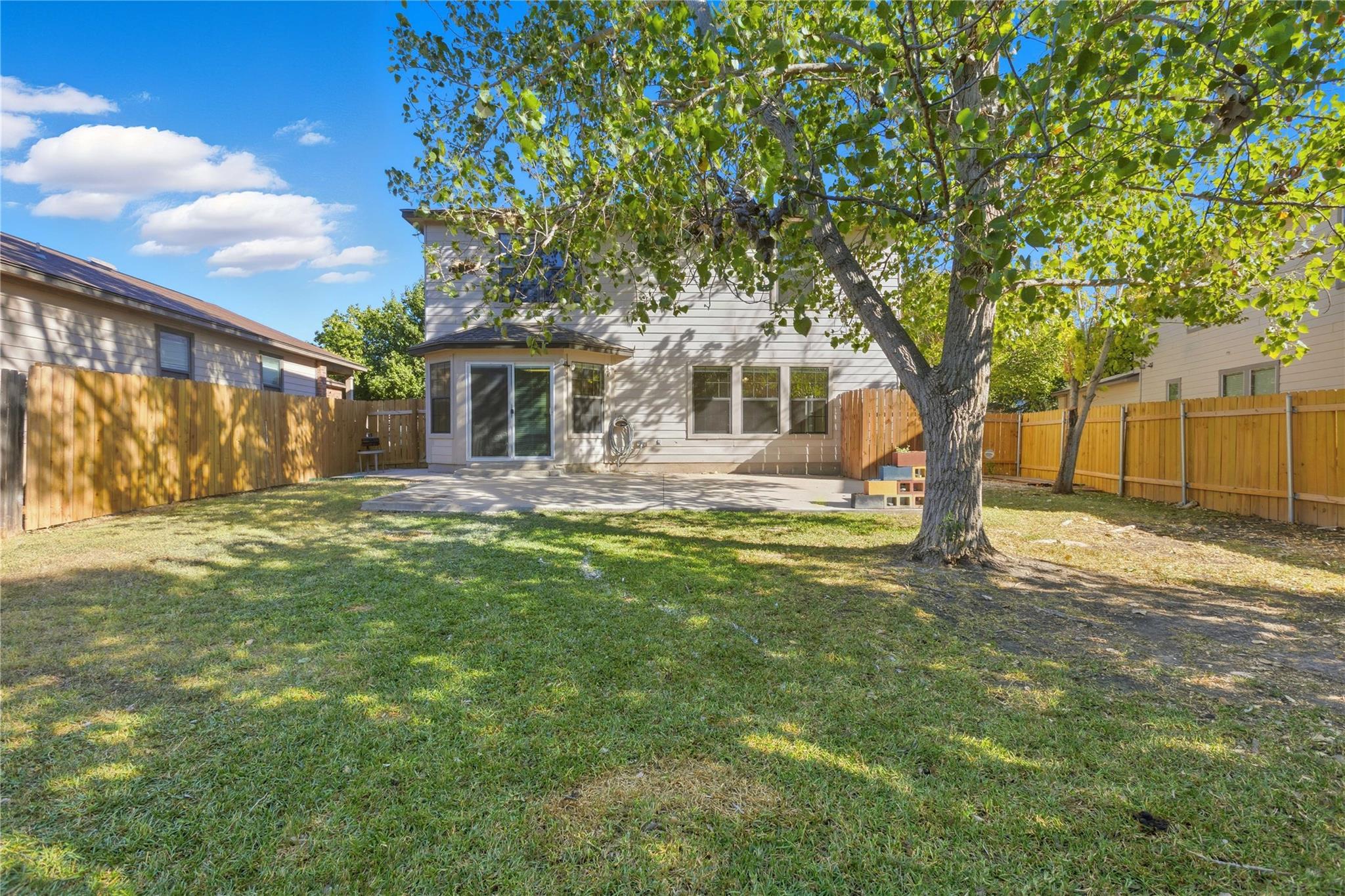 216 Capistrano Dr, San Marcos, TX 78666