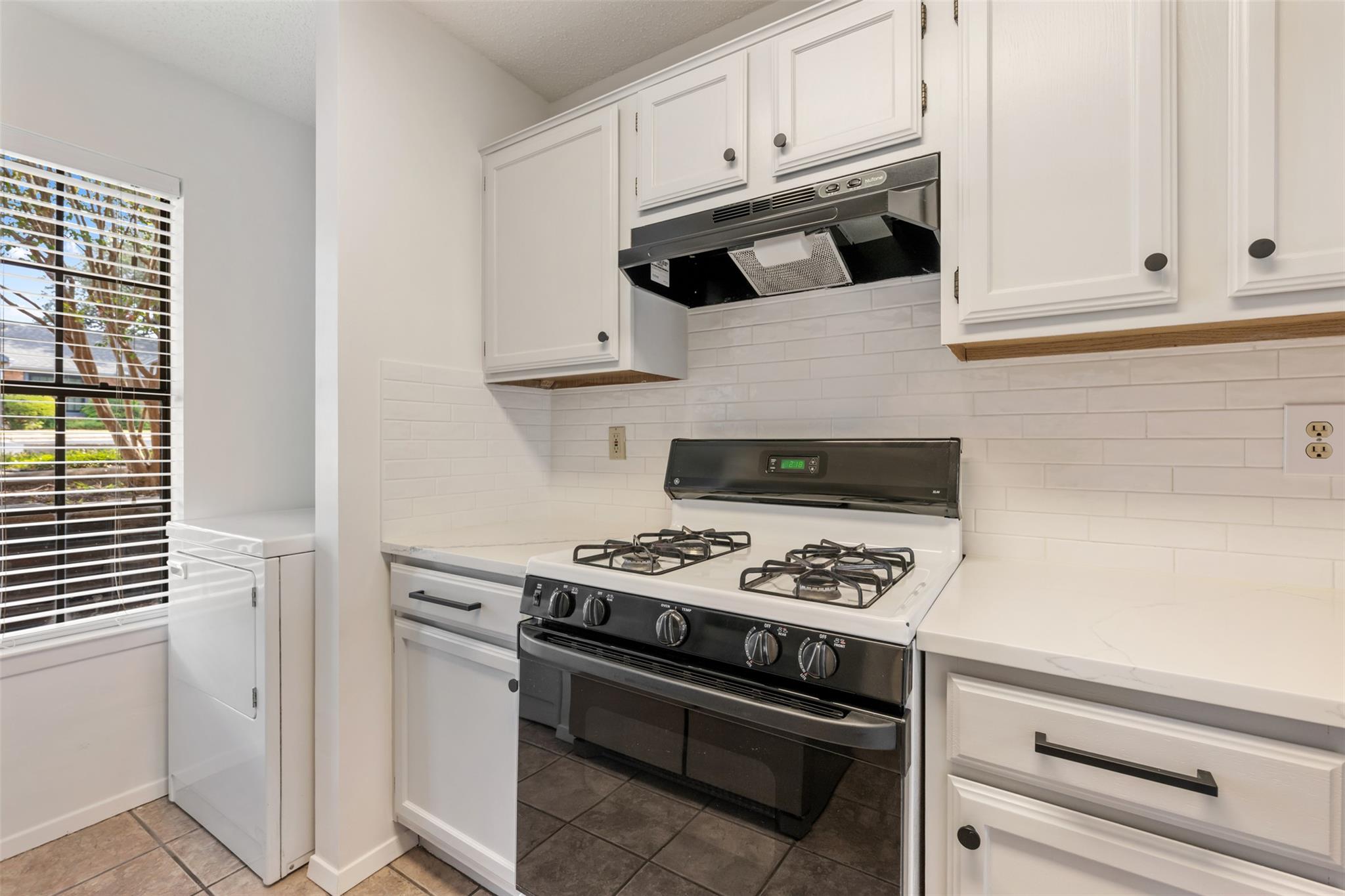 1411 N Gracy Farms Ln N # 100, Austin, TX 78758