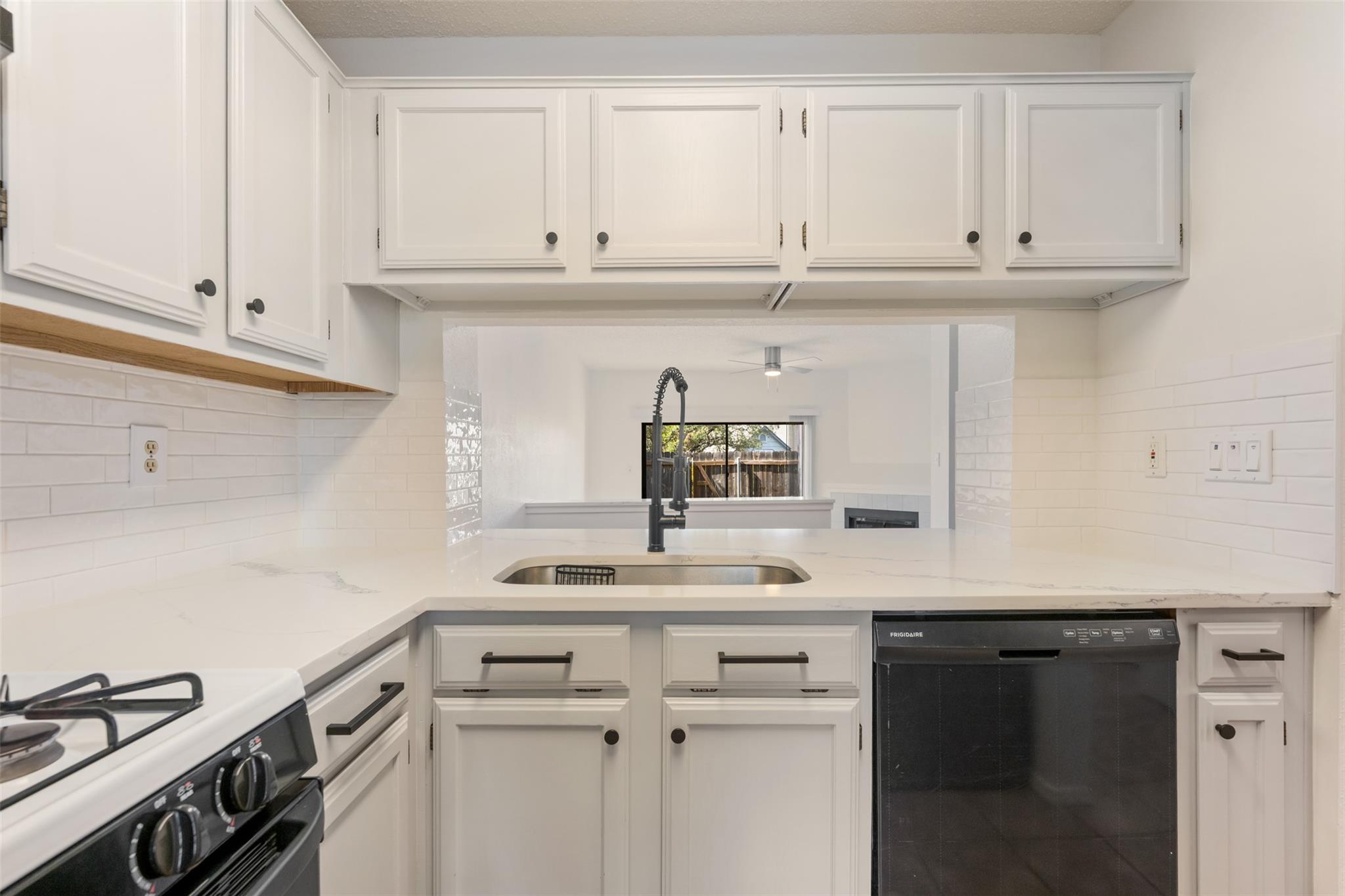 1411 N Gracy Farms Ln N # 100, Austin, TX 78758