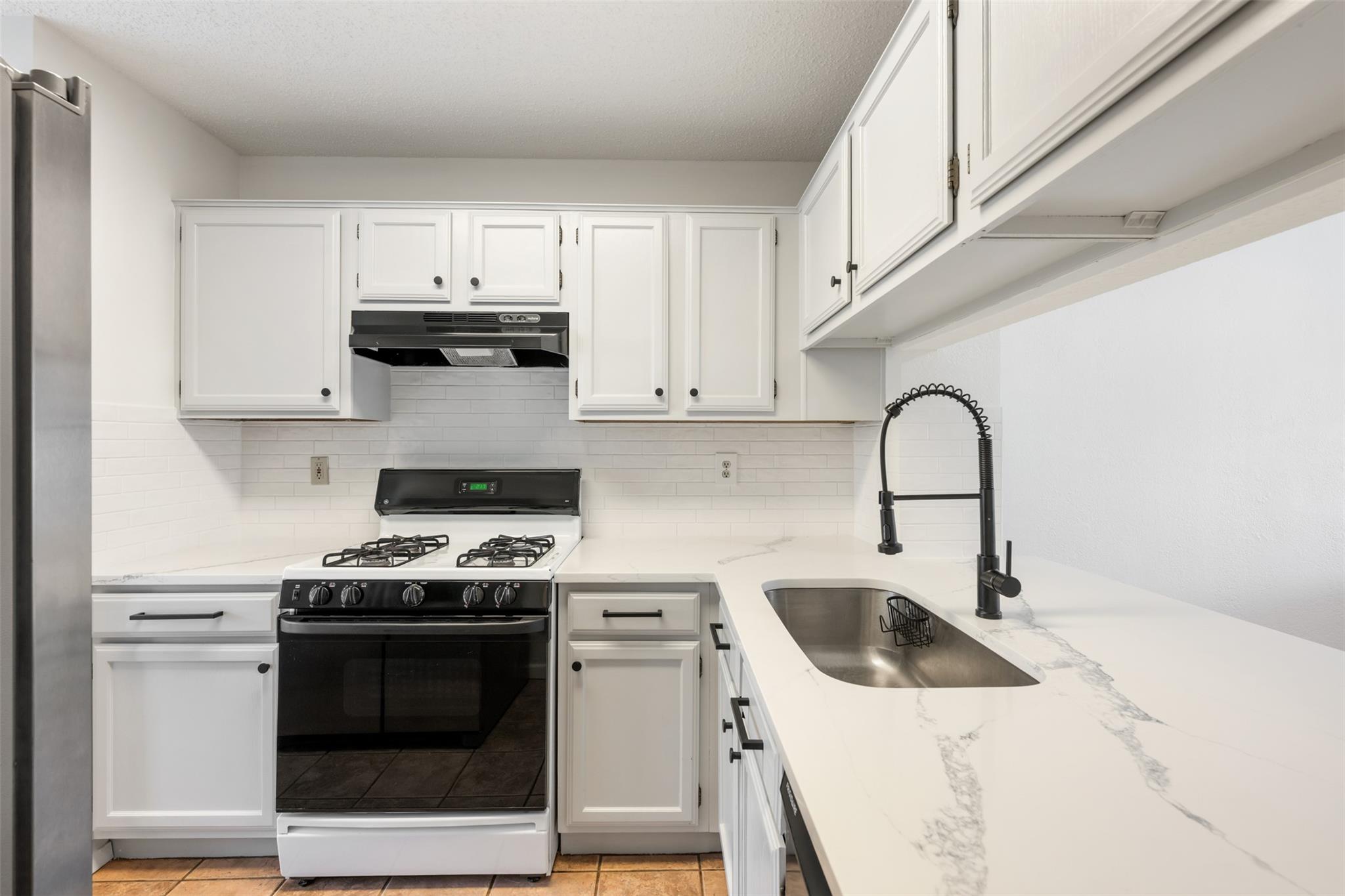 1411 N Gracy Farms Ln N # 100, Austin, TX 78758