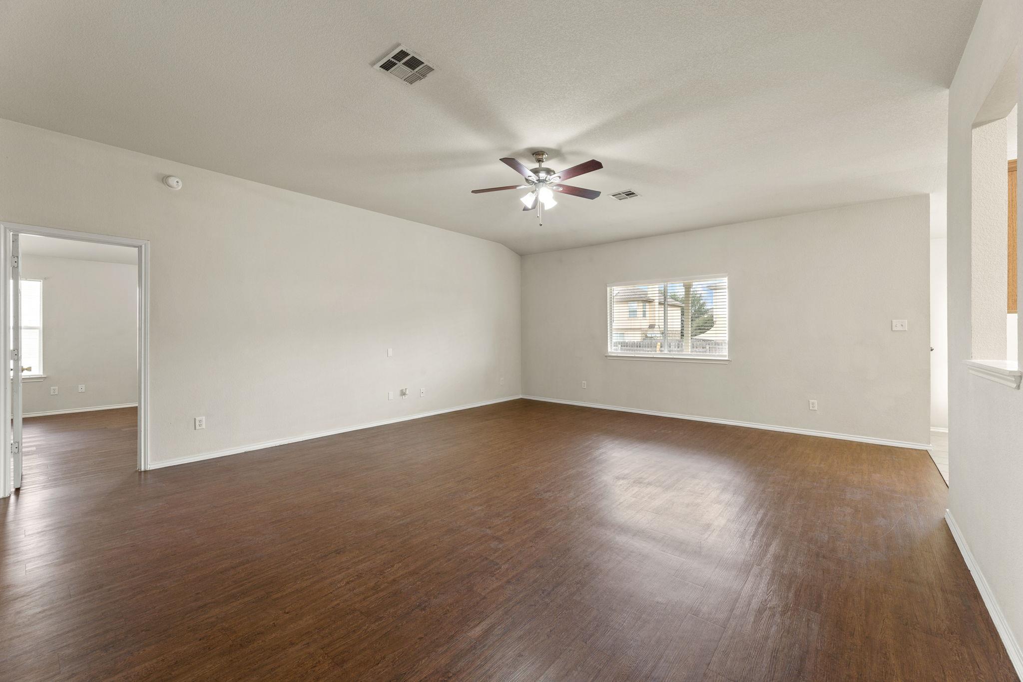 4807 Golden Gate Dr, Killeen, TX 76549