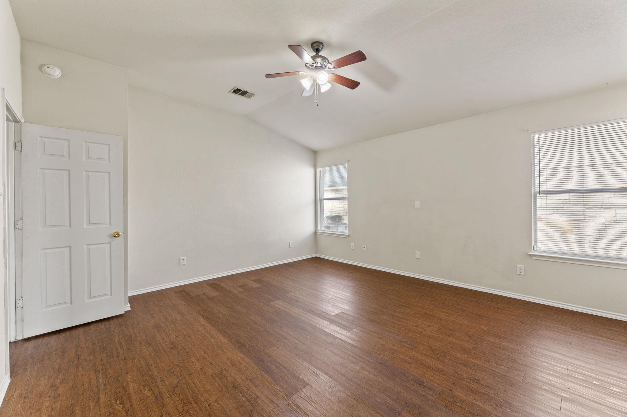 4807 Golden Gate Dr, Killeen, TX 76549