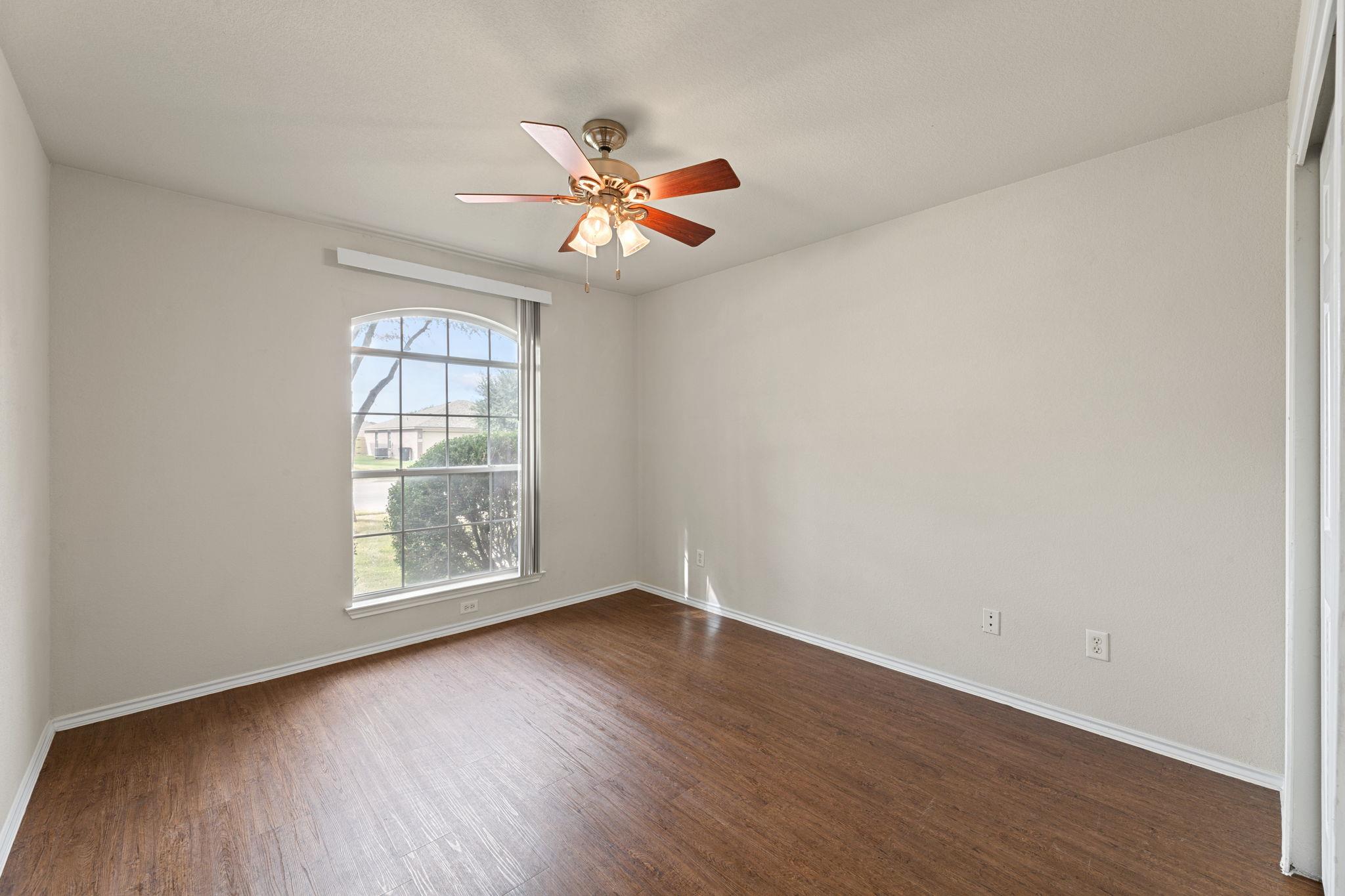 4807 Golden Gate Dr, Killeen, TX 76549