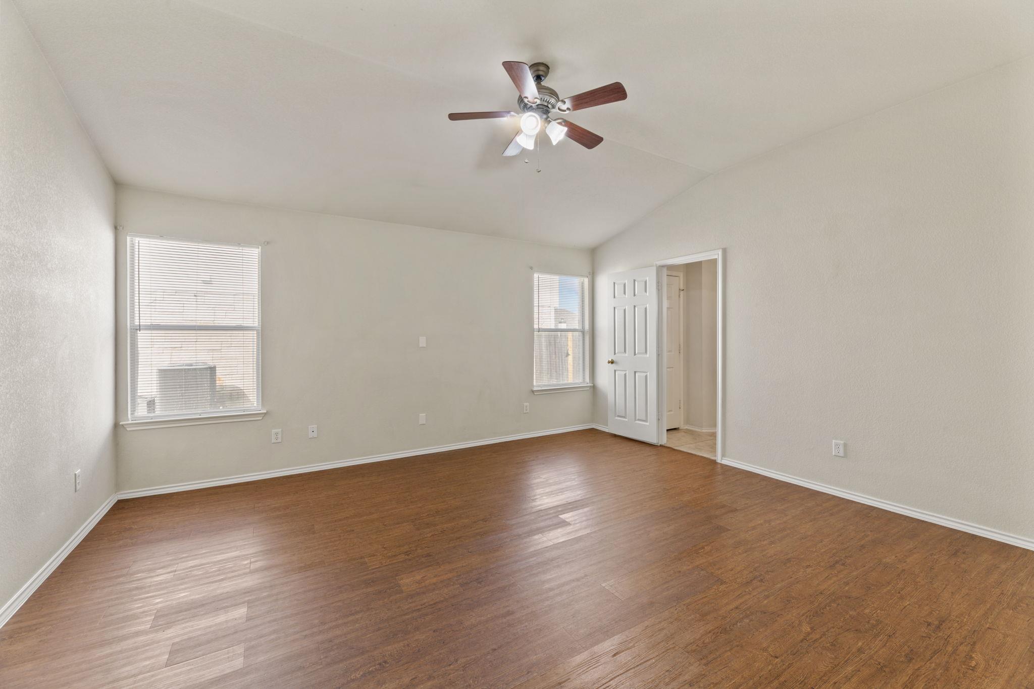 4807 Golden Gate Dr, Killeen, TX 76549