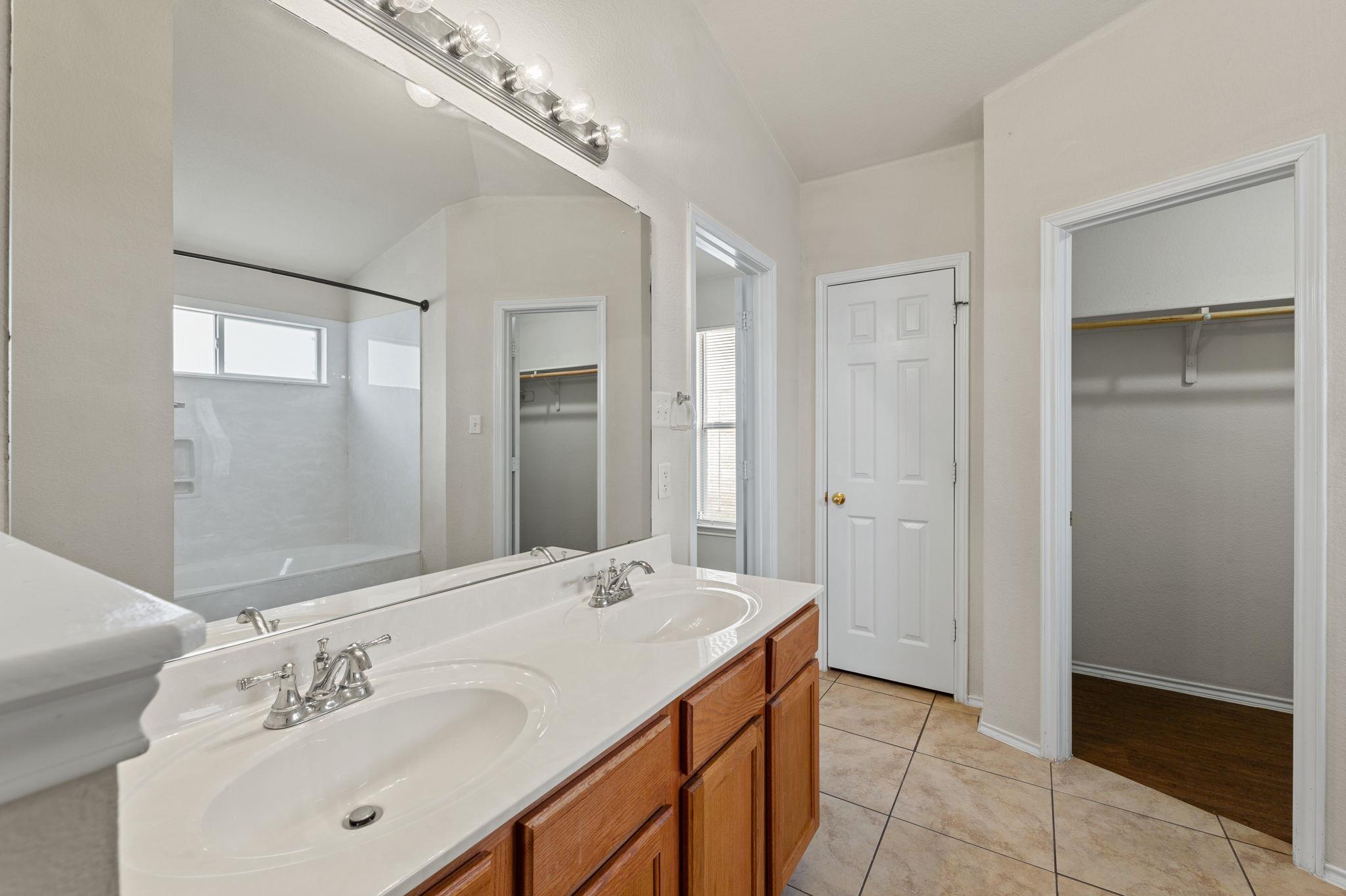 4807 Golden Gate Dr, Killeen, TX 76549