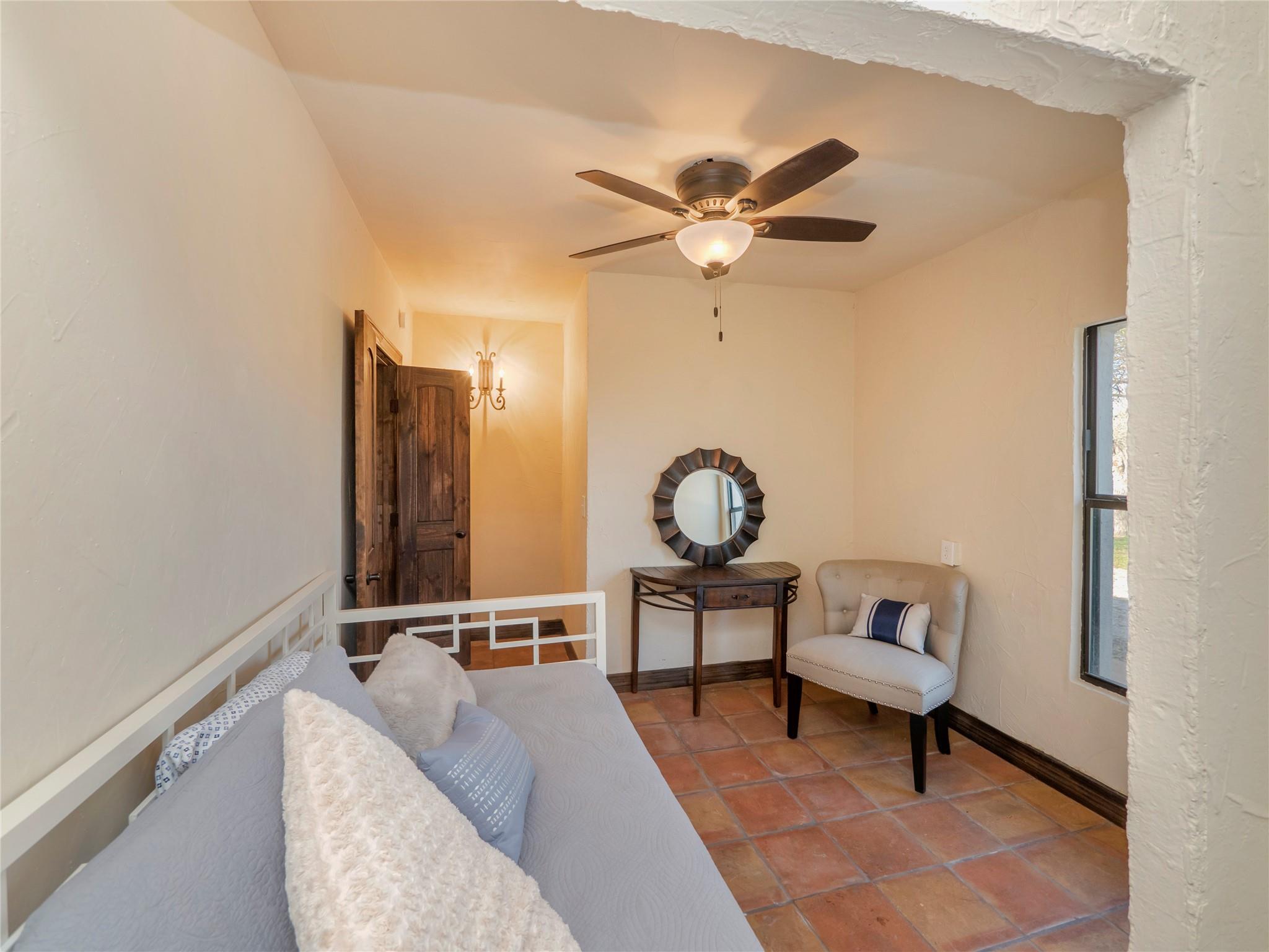 127 Bogie Dr, San Marcos, TX 78666