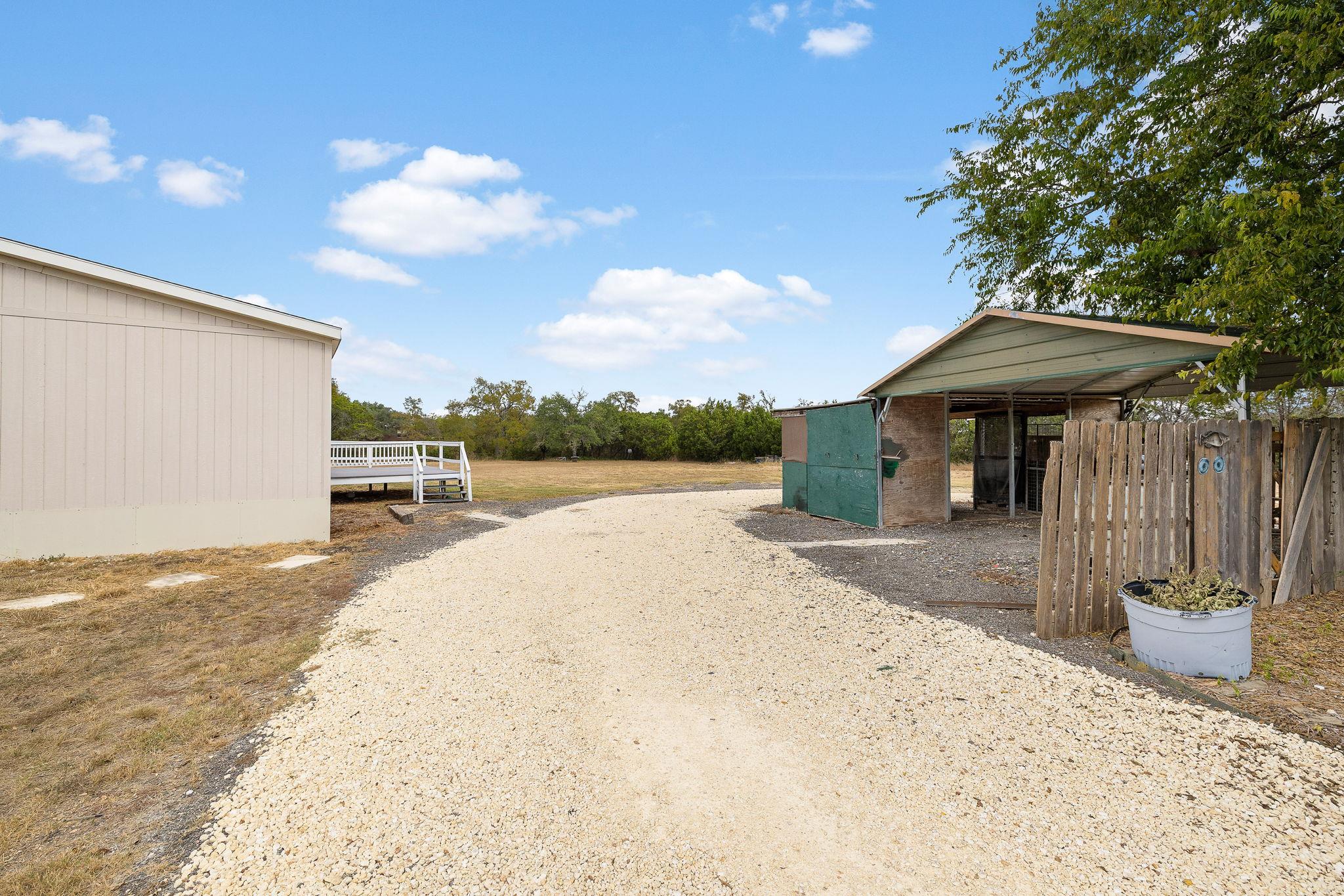 960 County Road 323A, Liberty Hill, TX 78634