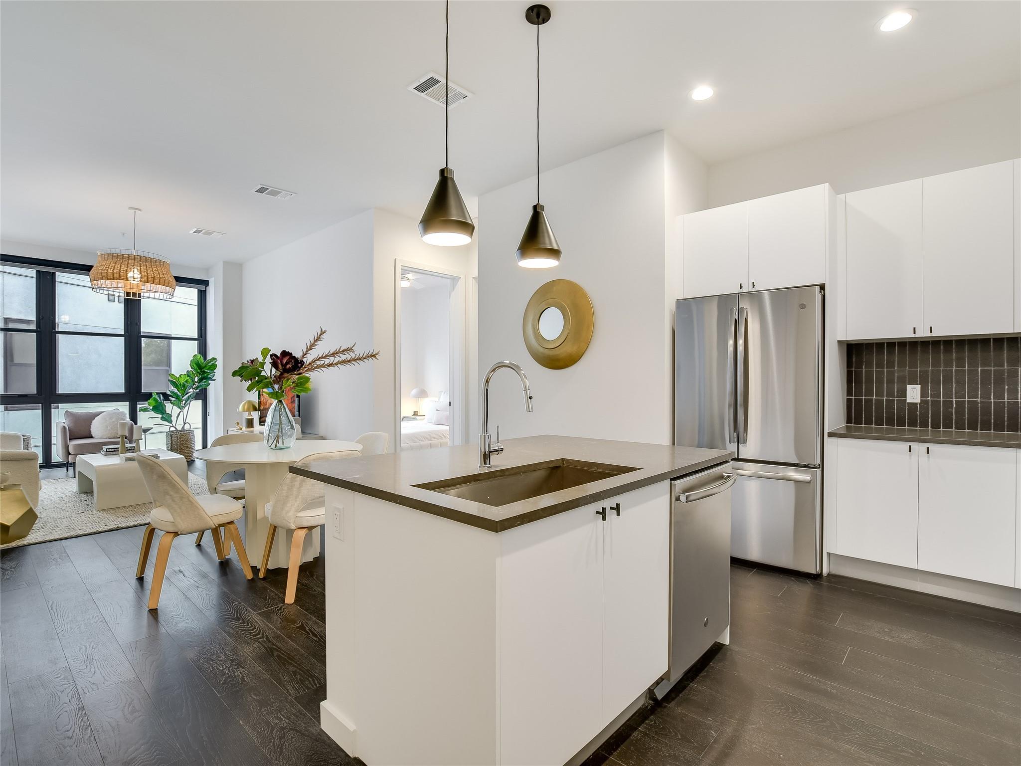 800 Embassy Dr # 334, Austin, TX 78702