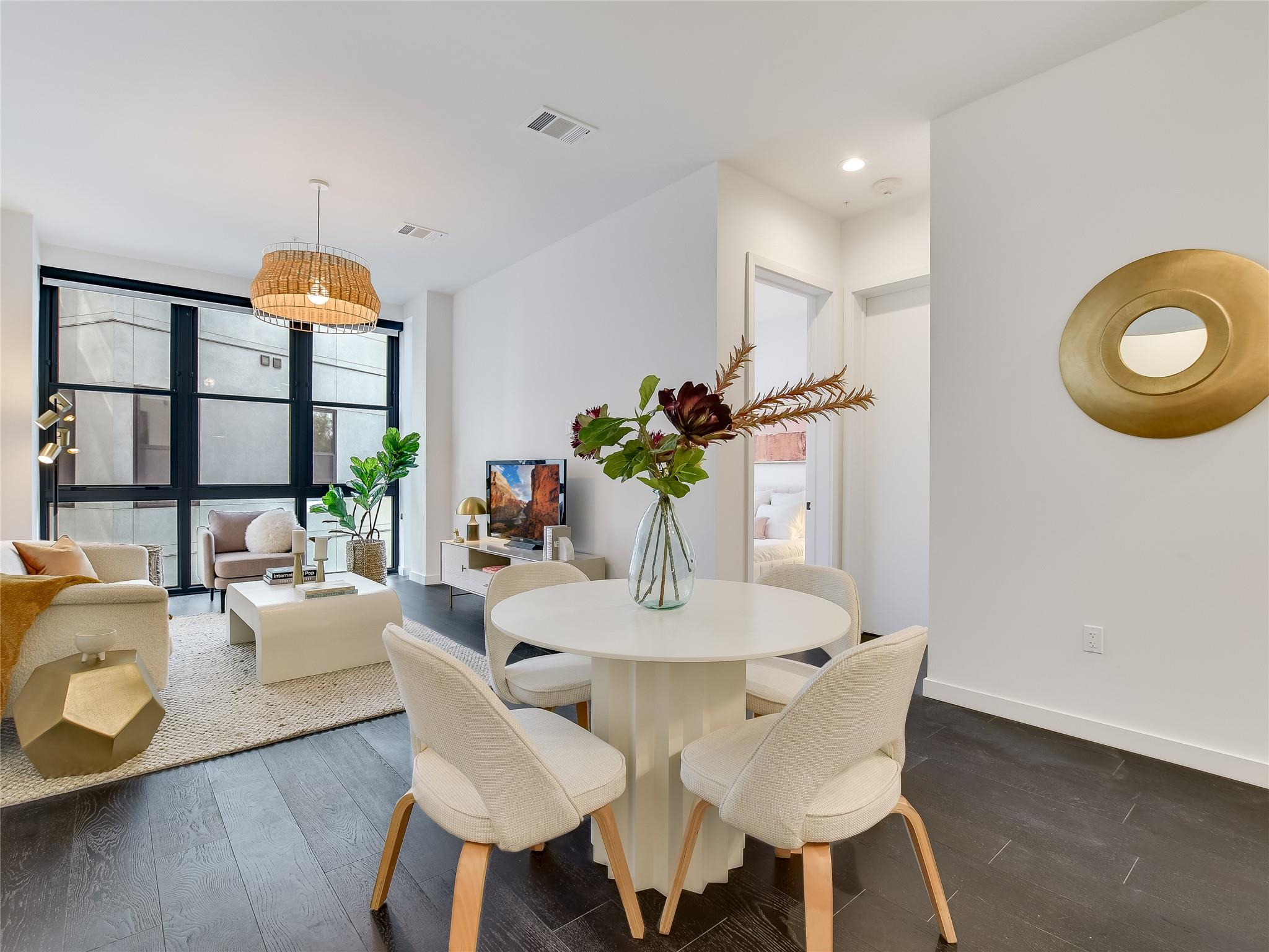 800 Embassy Dr # 334, Austin, TX 78702