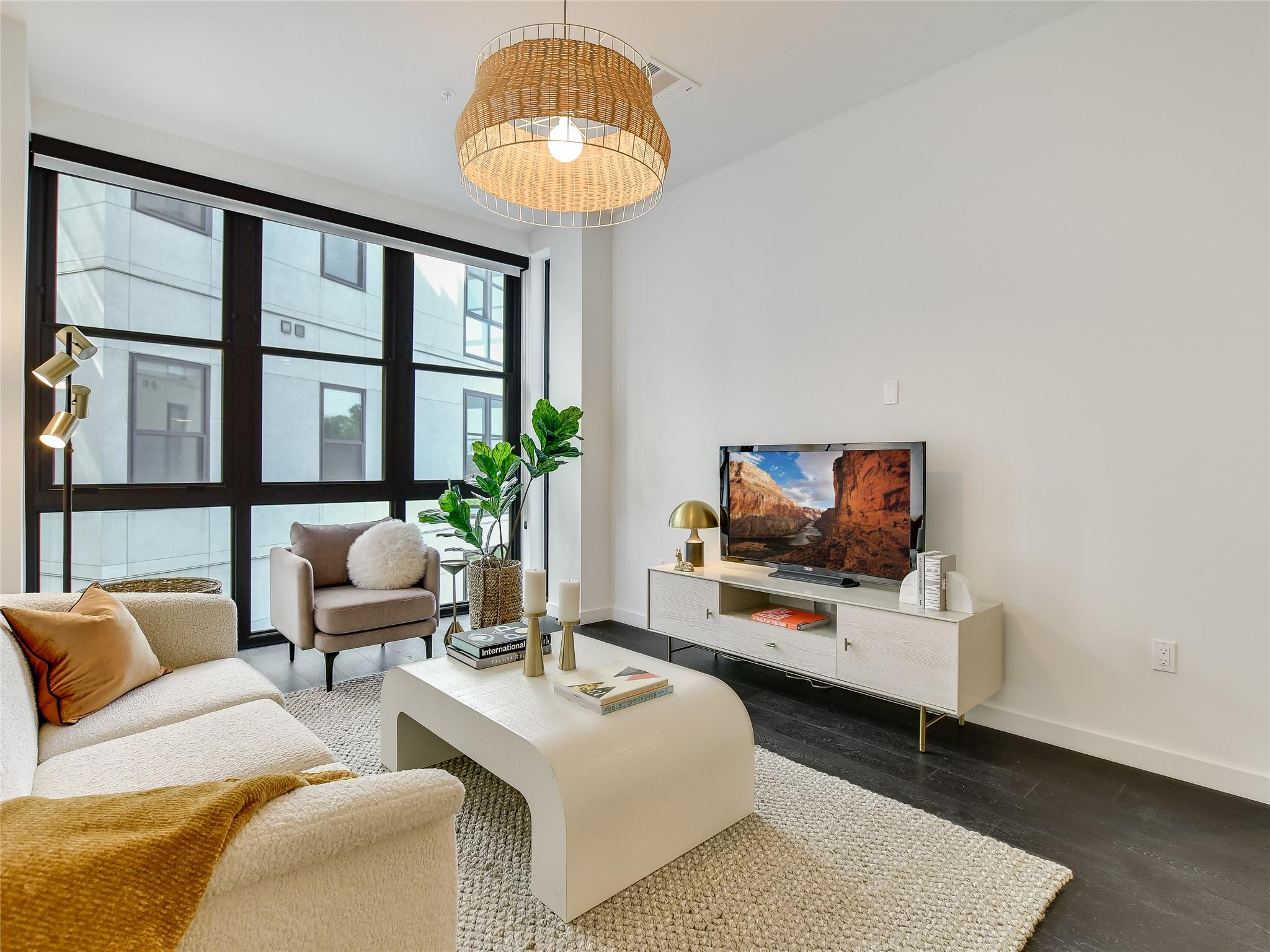 800 Embassy Dr # 334, Austin, TX 78702