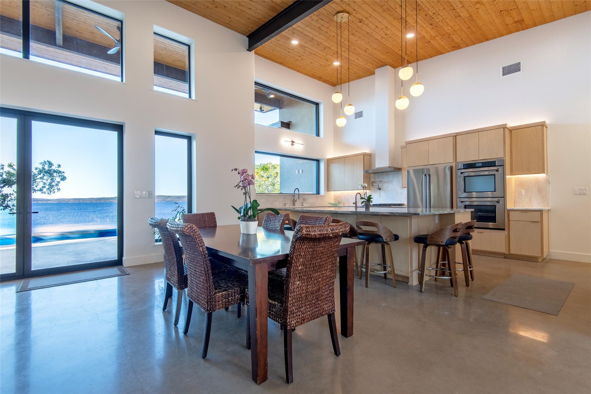 247 Peninsula Dr, Burnet, TX 78611