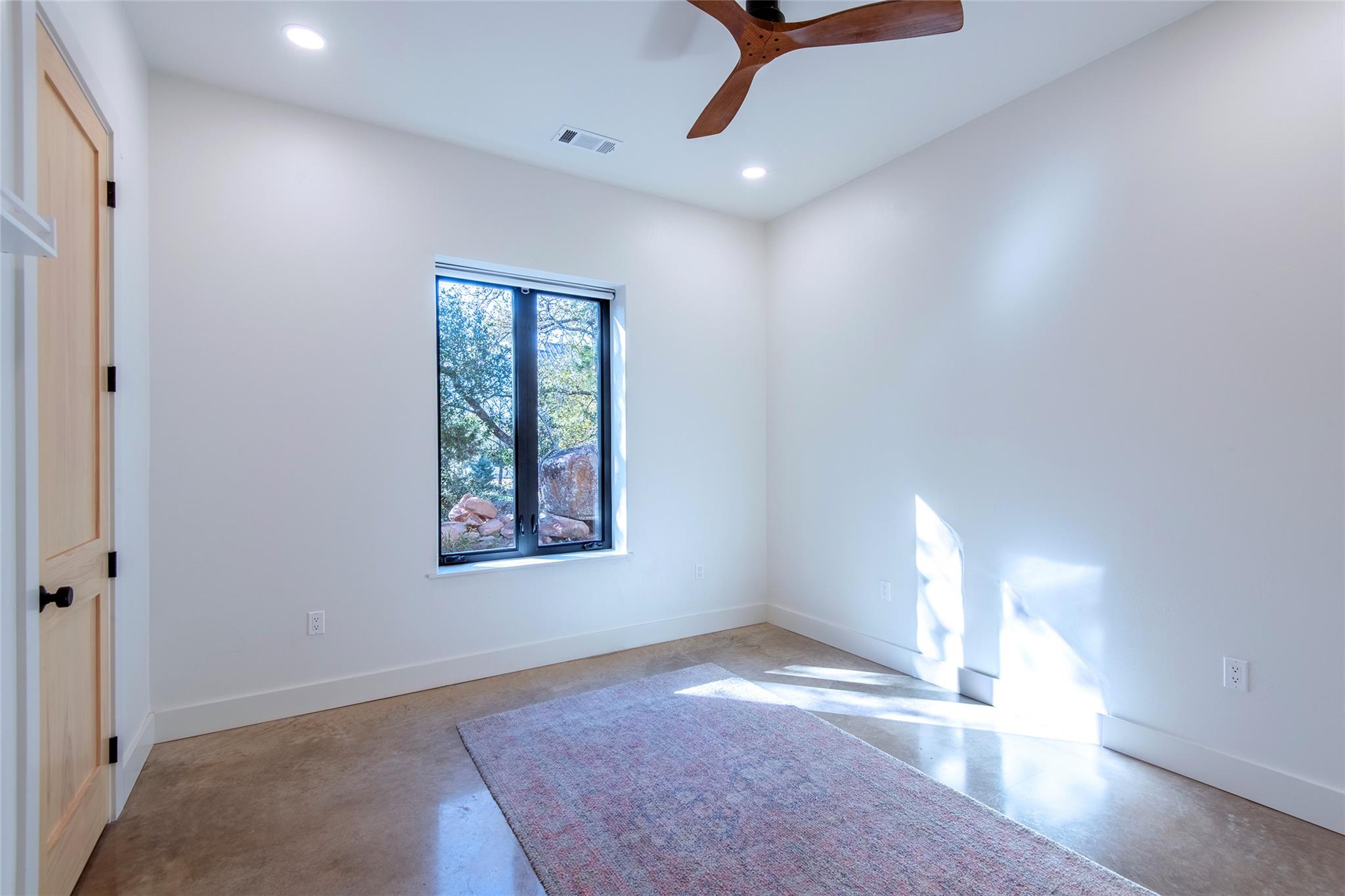 247 Peninsula Dr, Burnet, TX 78611