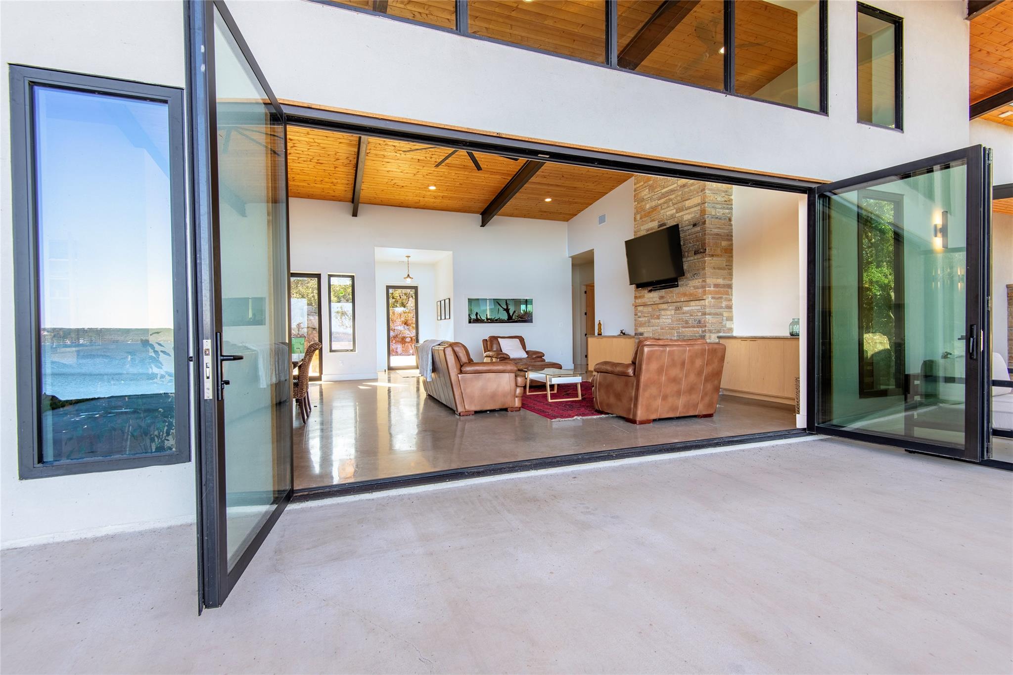 247 Peninsula Dr, Burnet, TX 78611