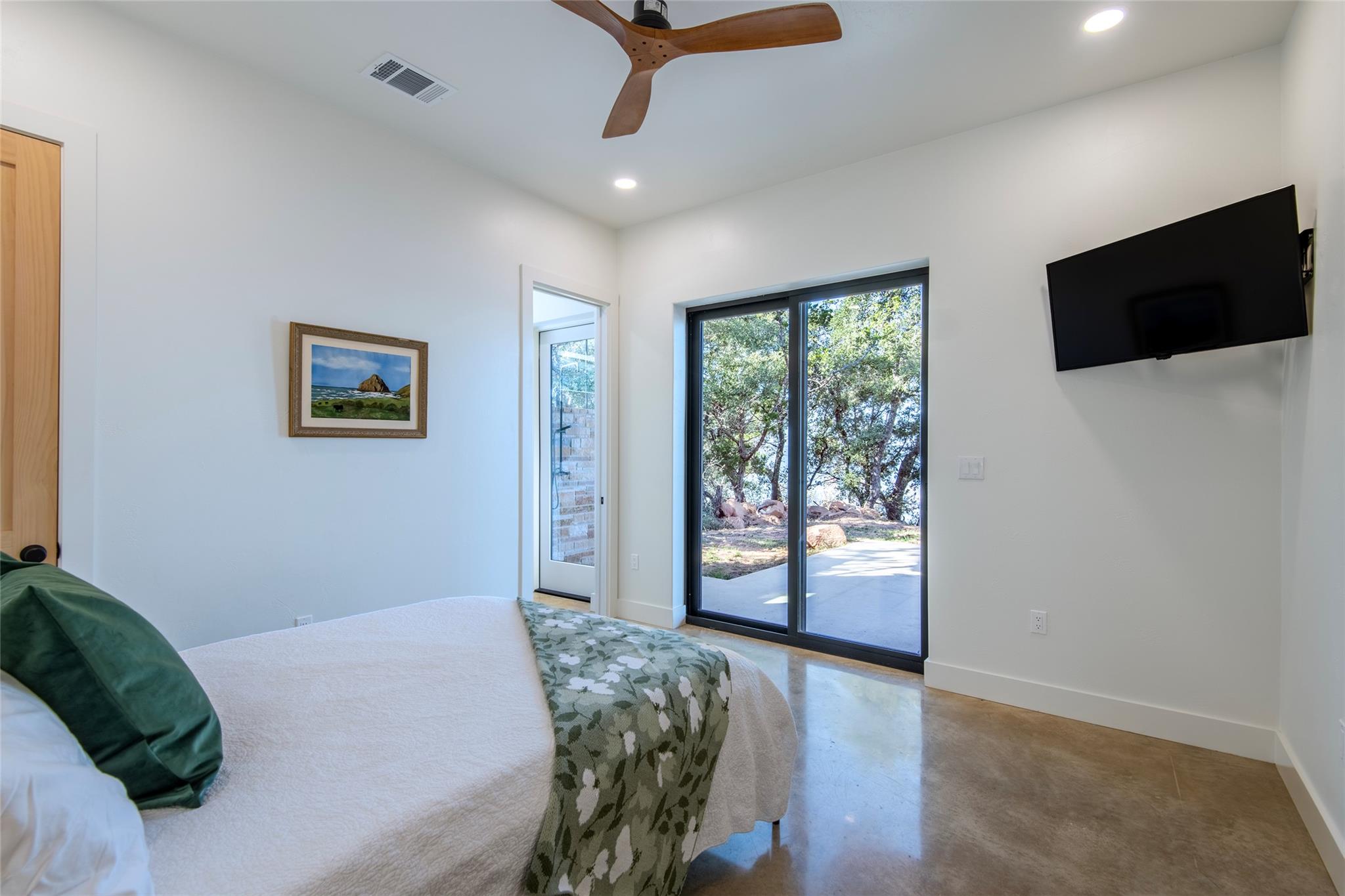 247 Peninsula Dr, Burnet, TX 78611