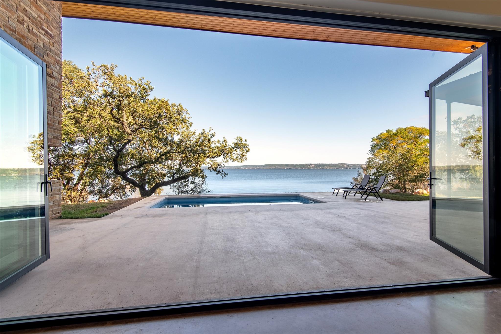 247 Peninsula Dr, Burnet, TX 78611