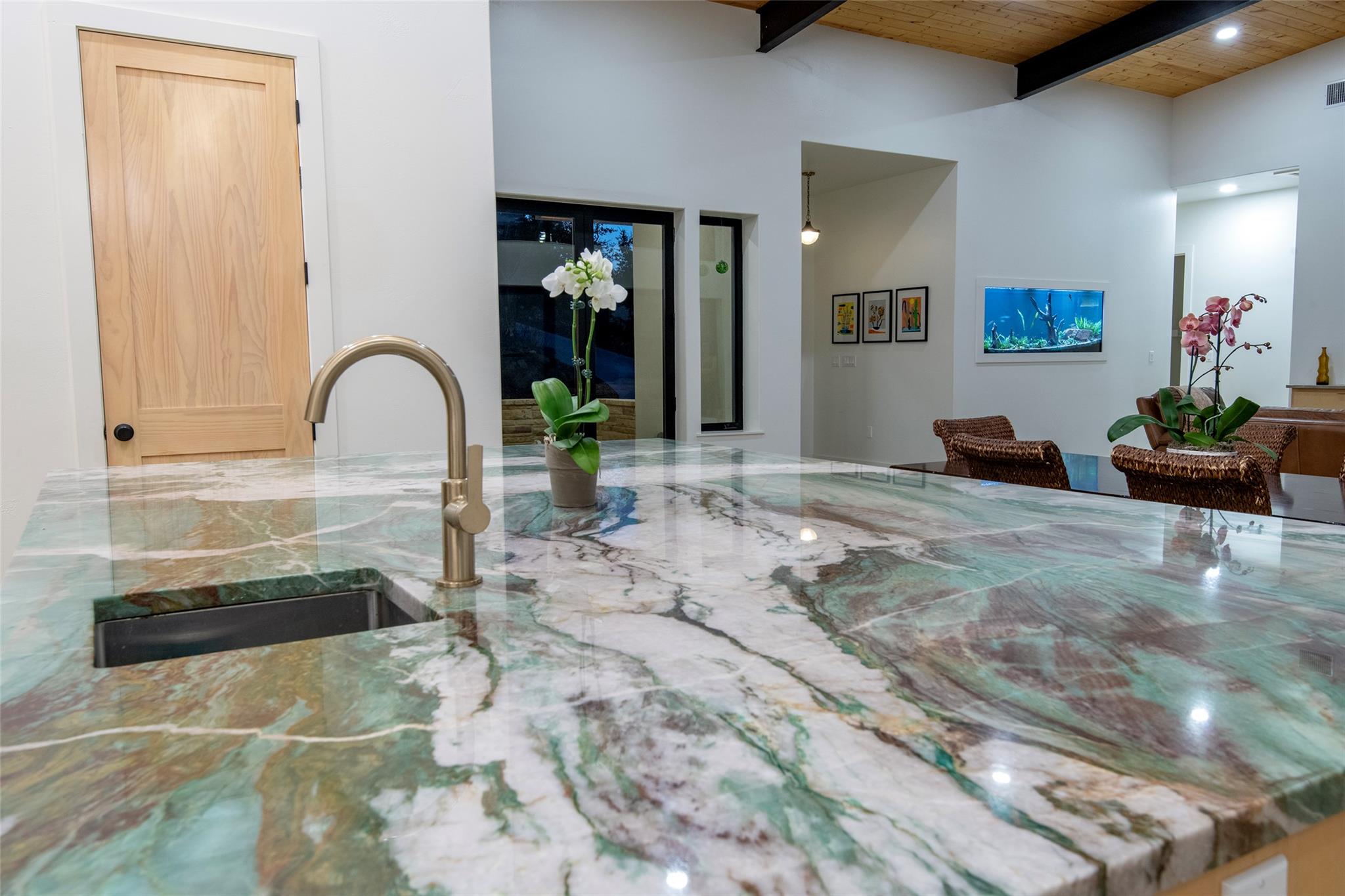 247 Peninsula Dr, Burnet, TX 78611