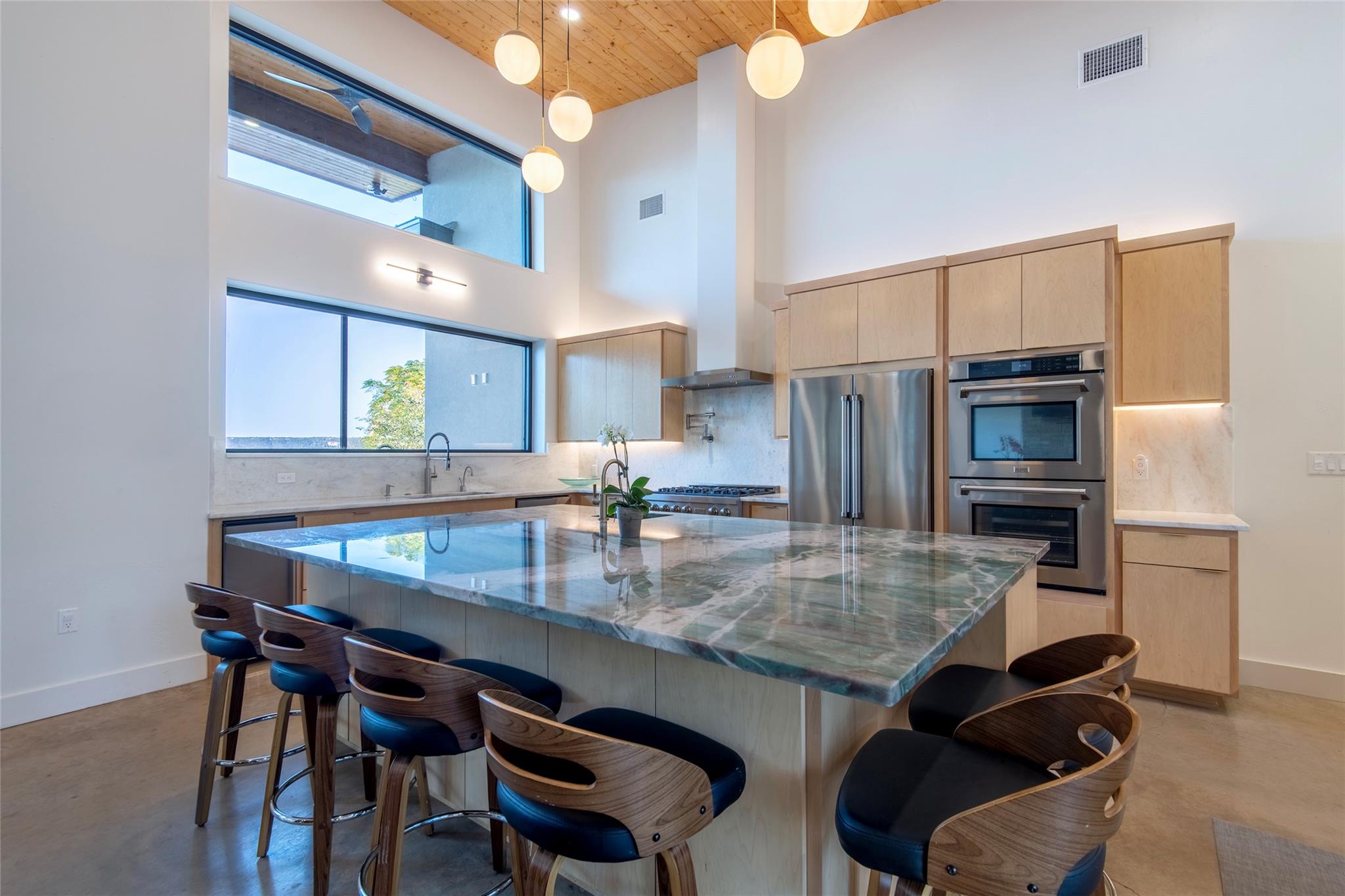 247 Peninsula Dr, Burnet, TX 78611