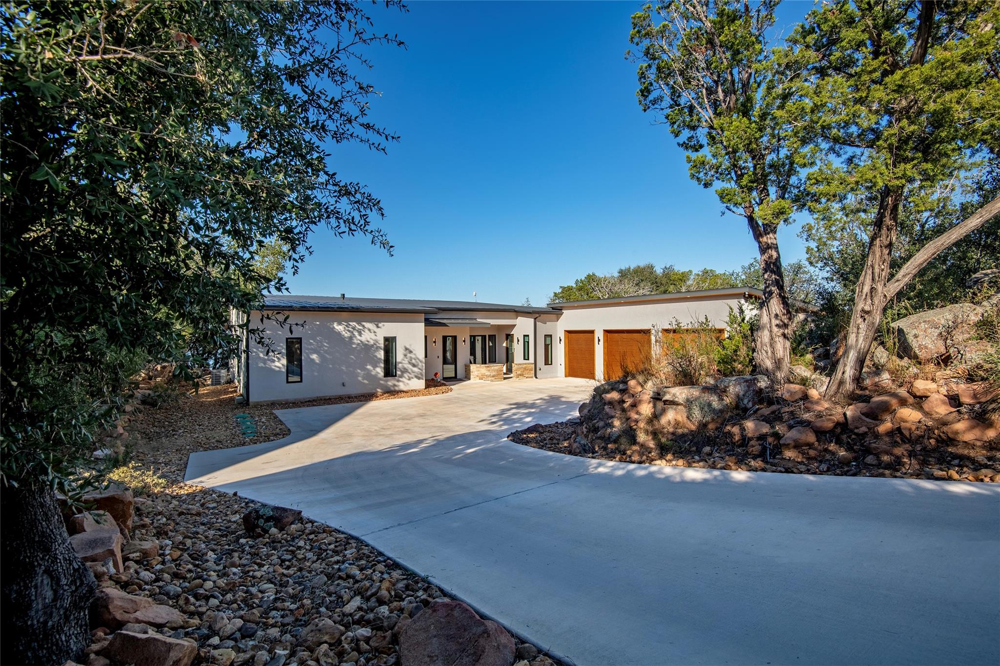 247 Peninsula Dr, Burnet, TX 78611