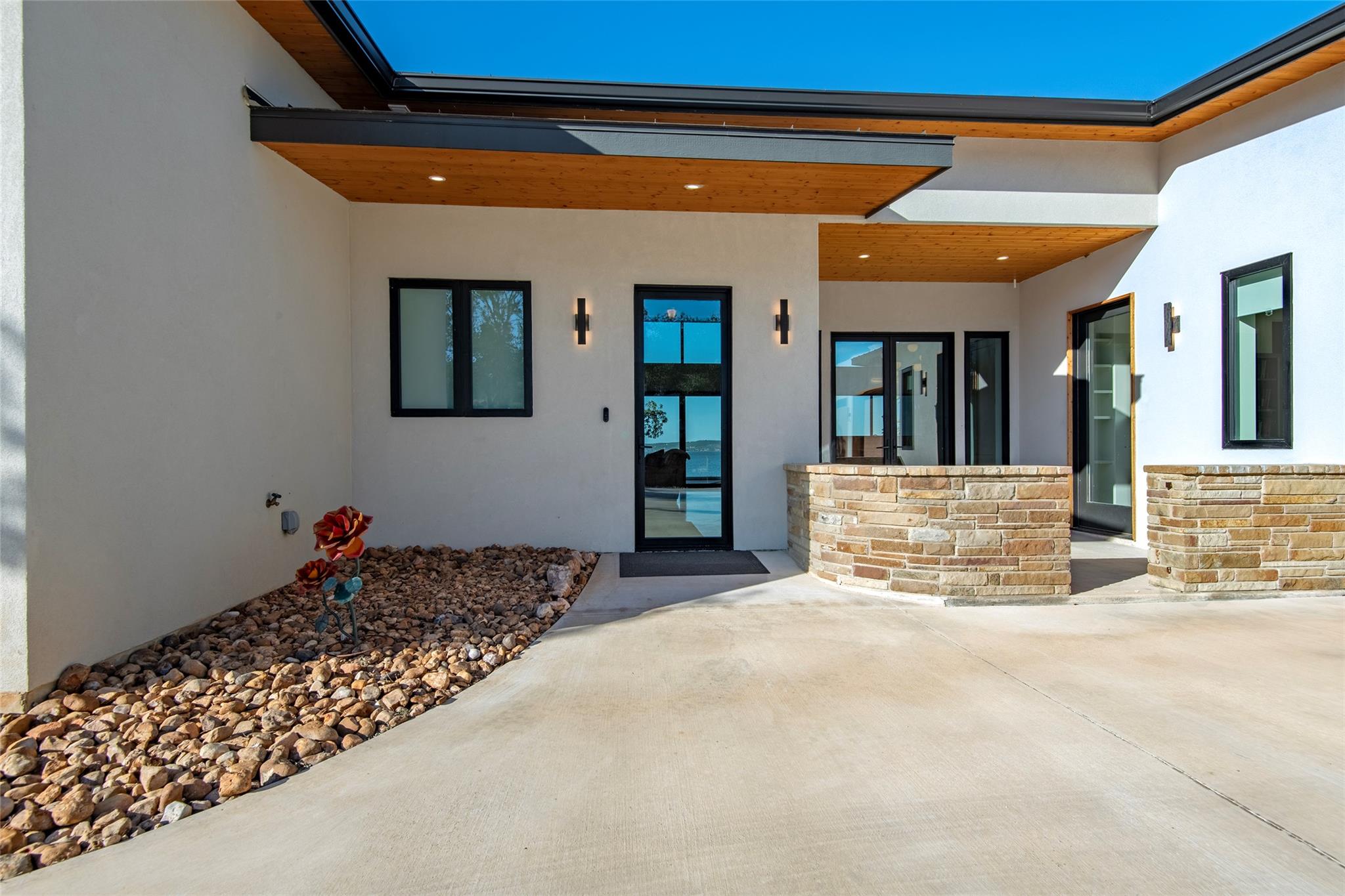 247 Peninsula Dr, Burnet, TX 78611