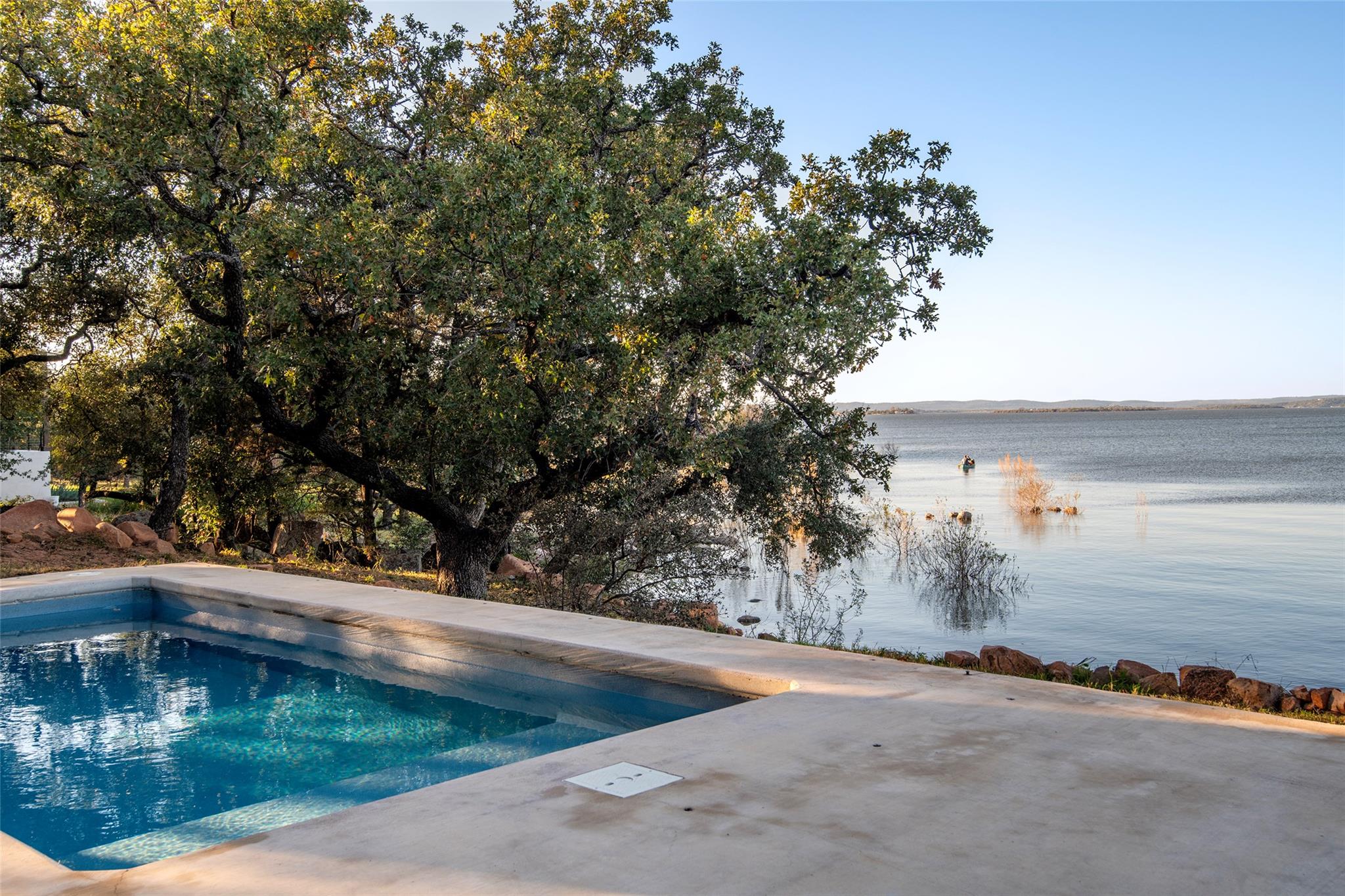 247 Peninsula Dr, Burnet, TX 78611